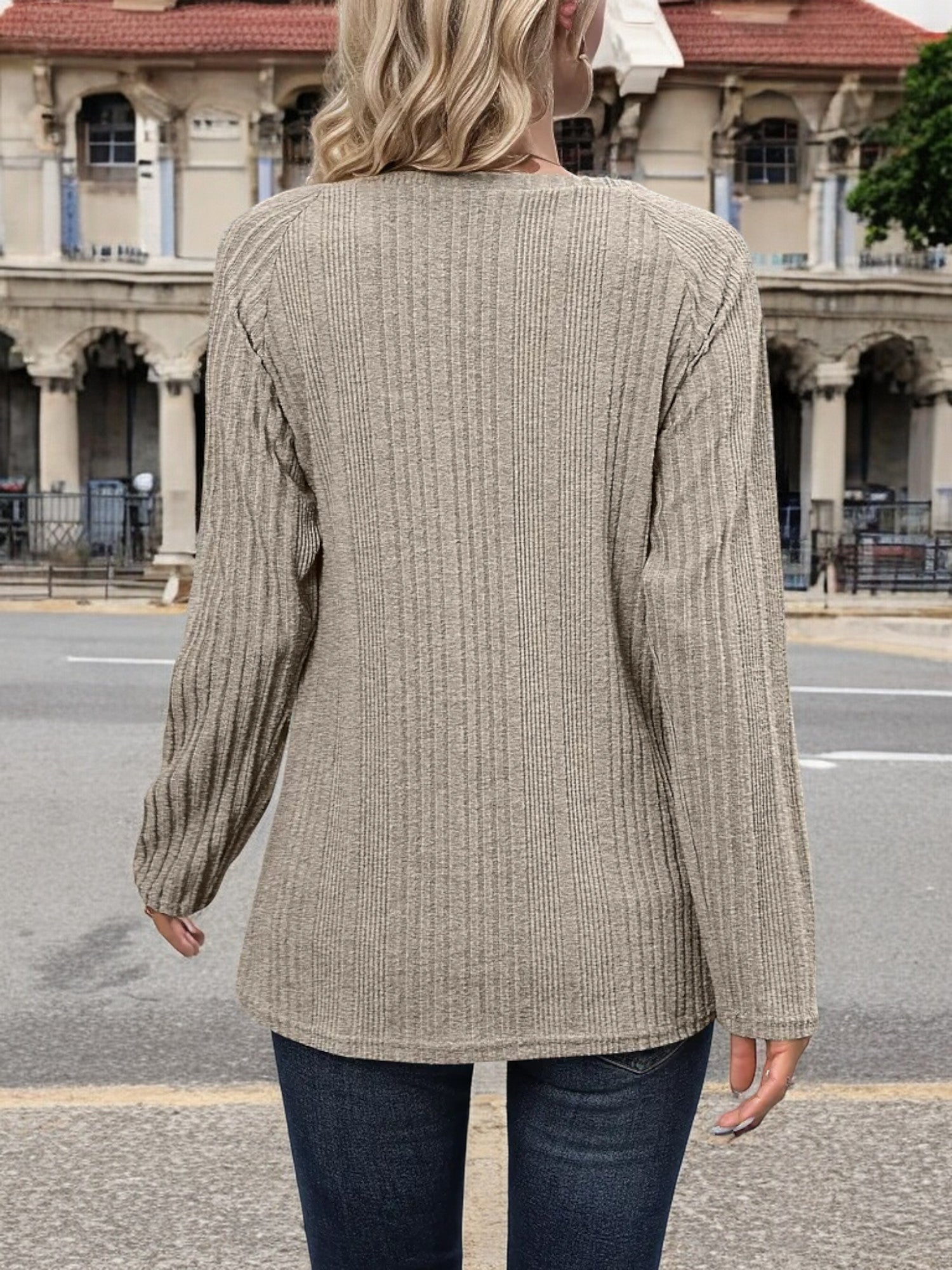 Blusa de punto acanalado de manga larga para mujer de Anna-Kaci con detalle de botones y escote redondo