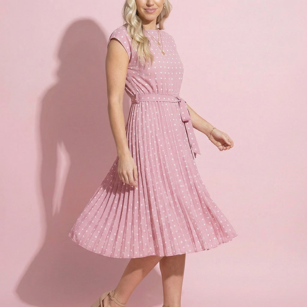 Vestido de lunares con mangas cortas