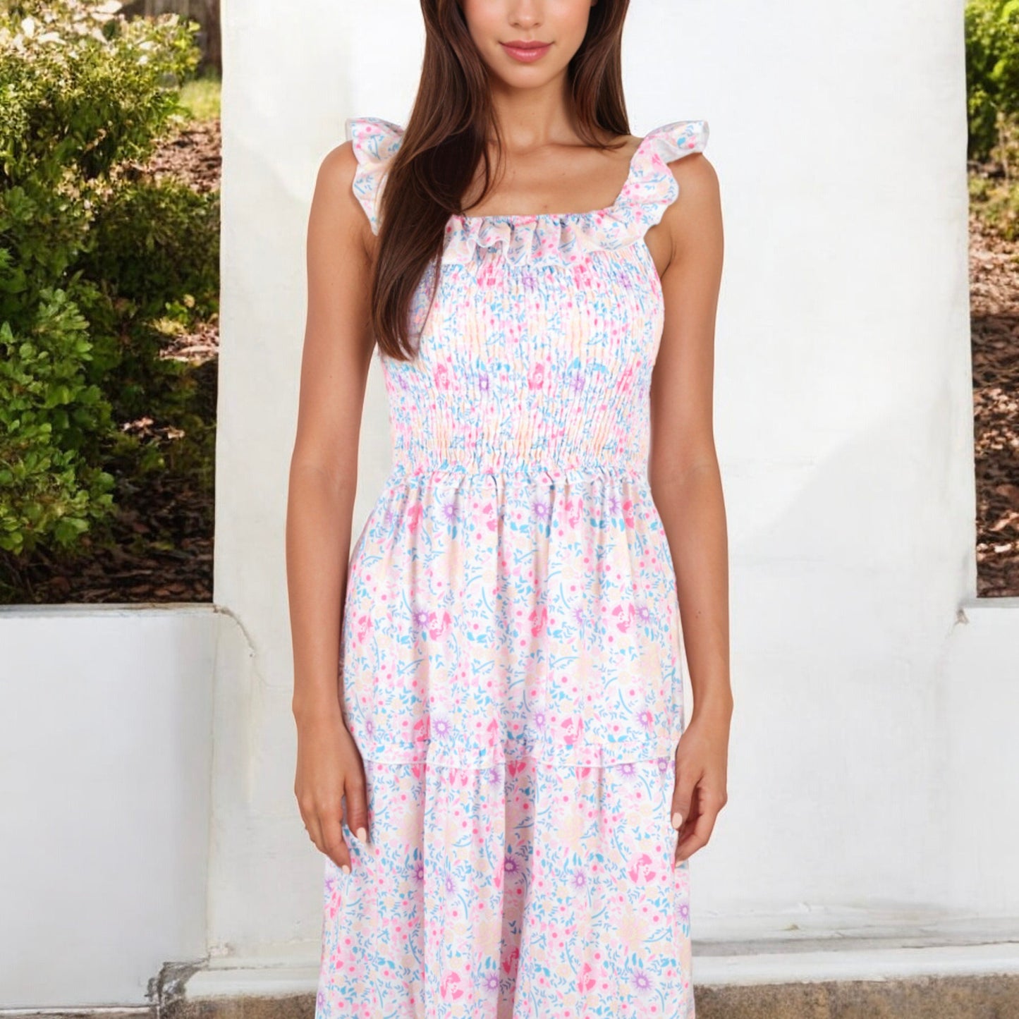 Vestido floral fruncido con tirantes 