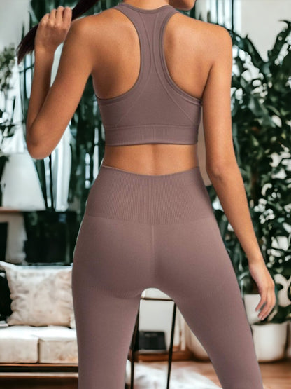 Ropa de yoga y fitness sin costuras que levanta los glúteos