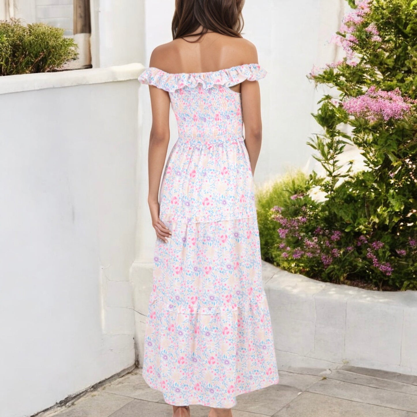 Vestido floral fruncido con tirantes 