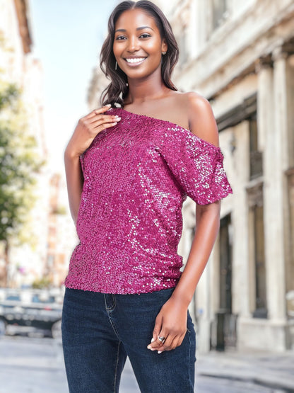 Blusa de lentejuelas con mangas cortas y un hombro