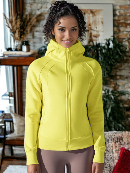 Chaqueta deportiva cálida con capucha para yoga y fitness