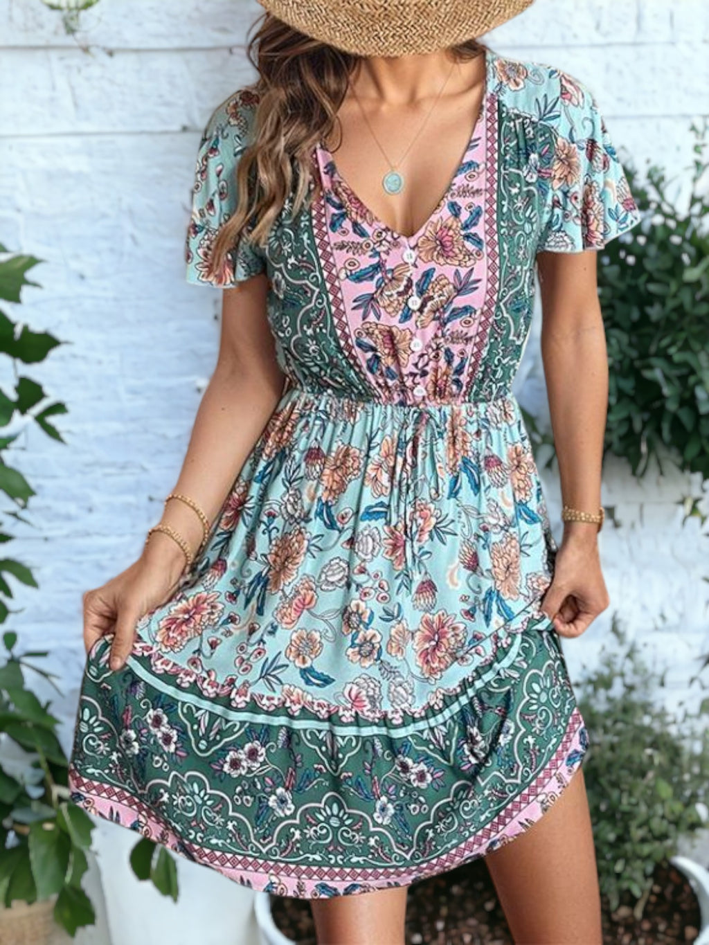 Vestido mini con escote en V estilo bohemio
