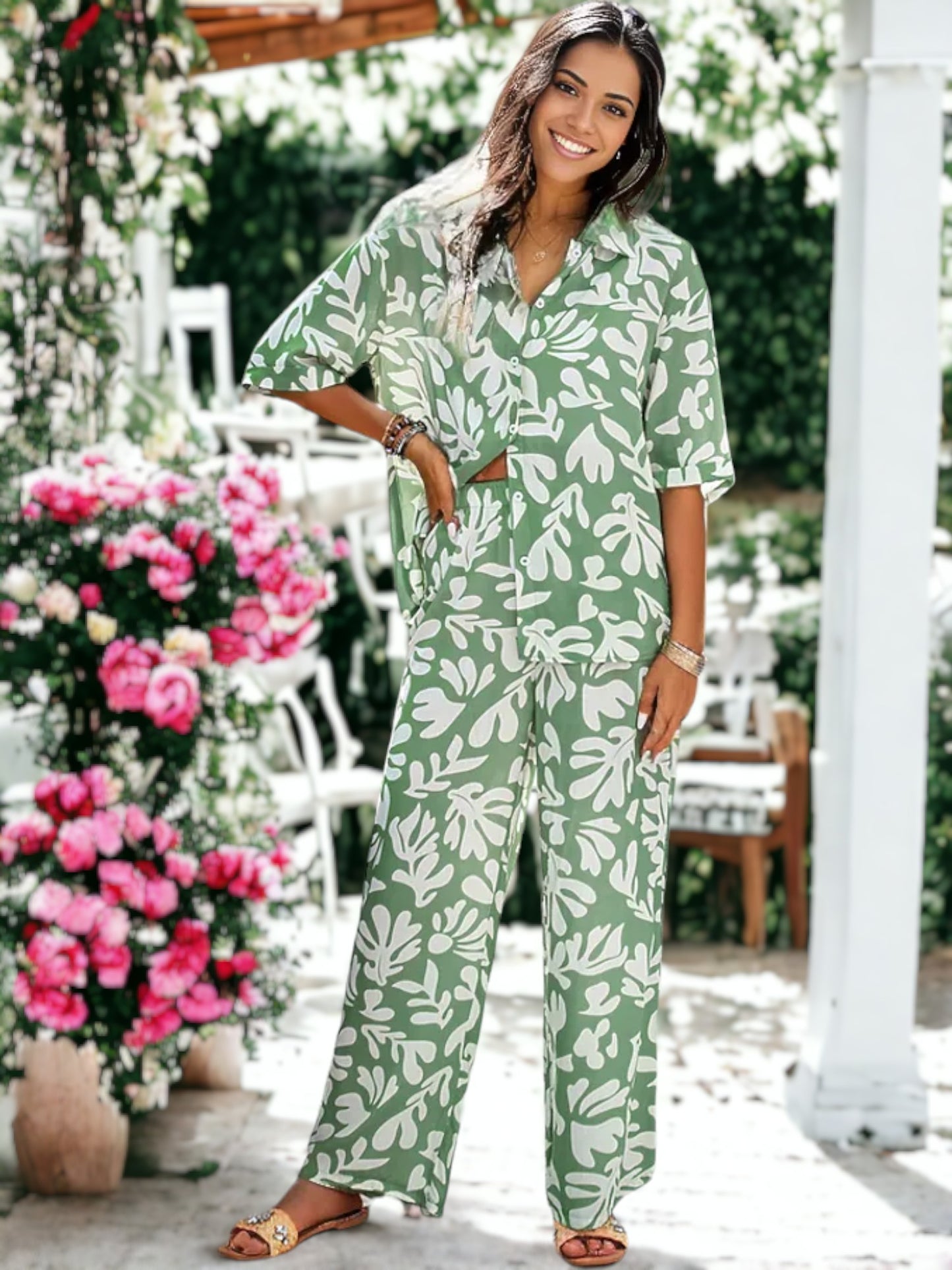 Conjunto informal de blusa con botones y pantalón de pierna recta con estampado
