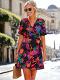Vestido con dobladillo con volantes y estampado abstracto
