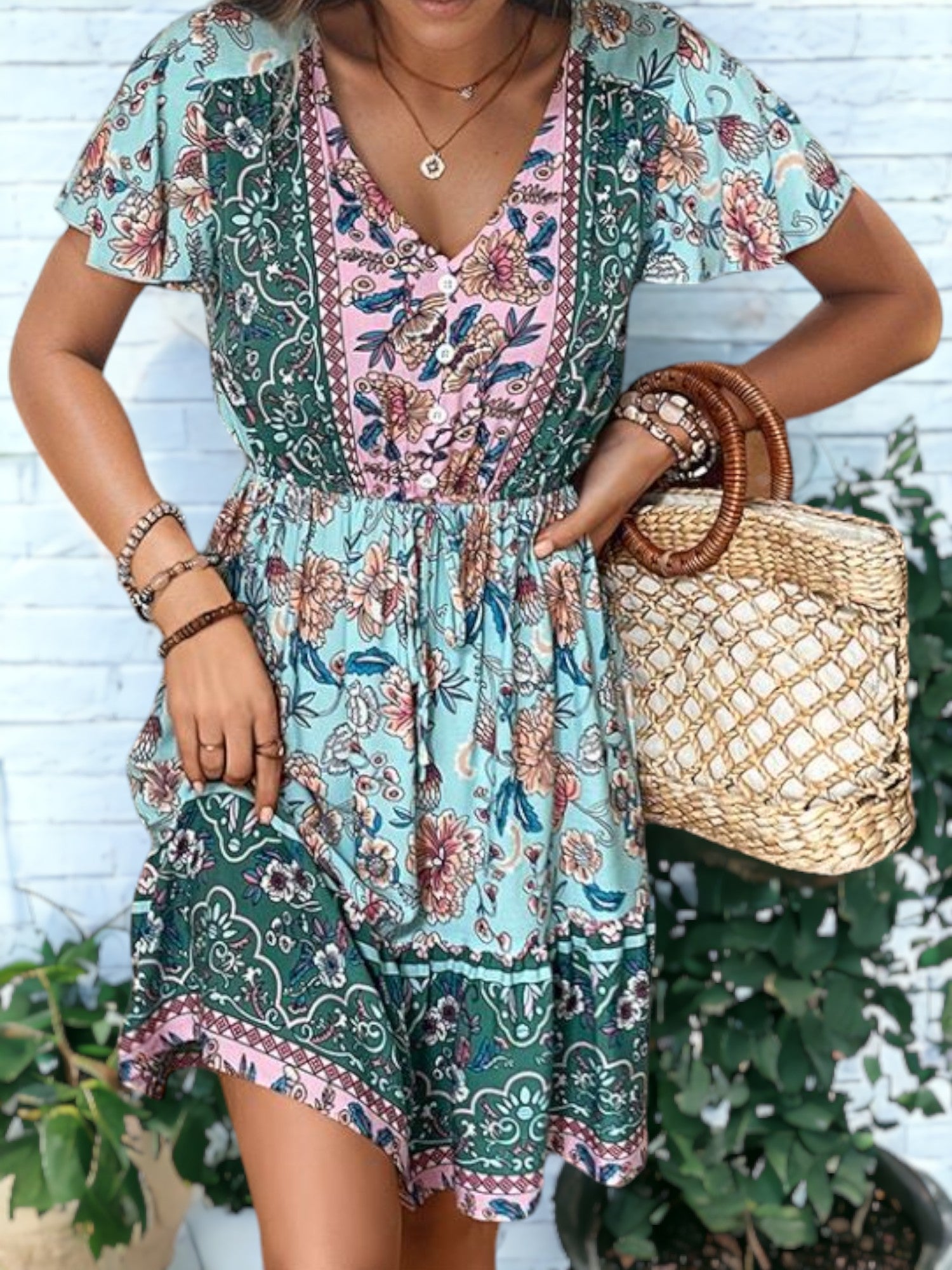 Vestido mini con escote en V estilo bohemio