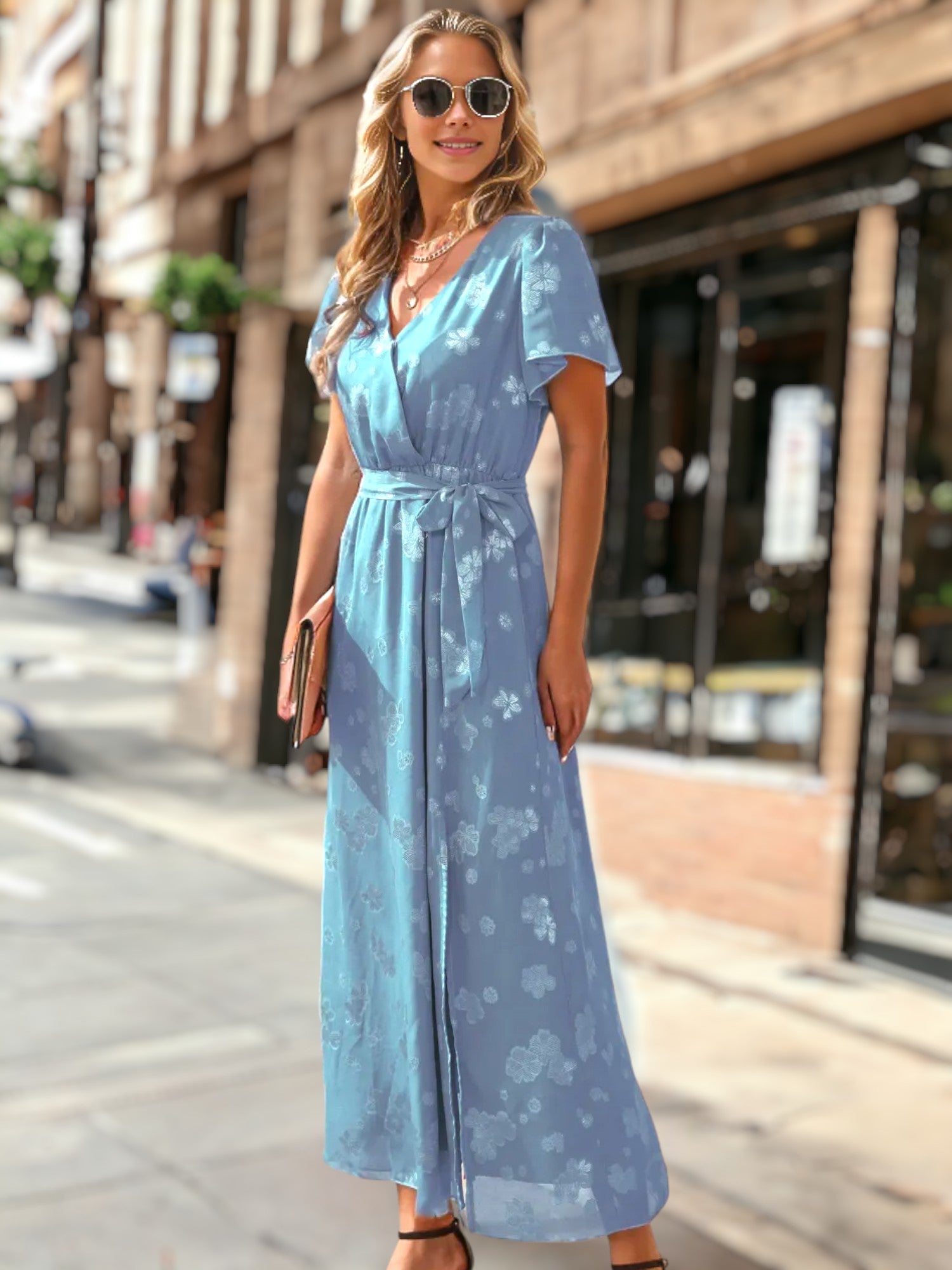 Vestido cruzado con detalle floral transparente