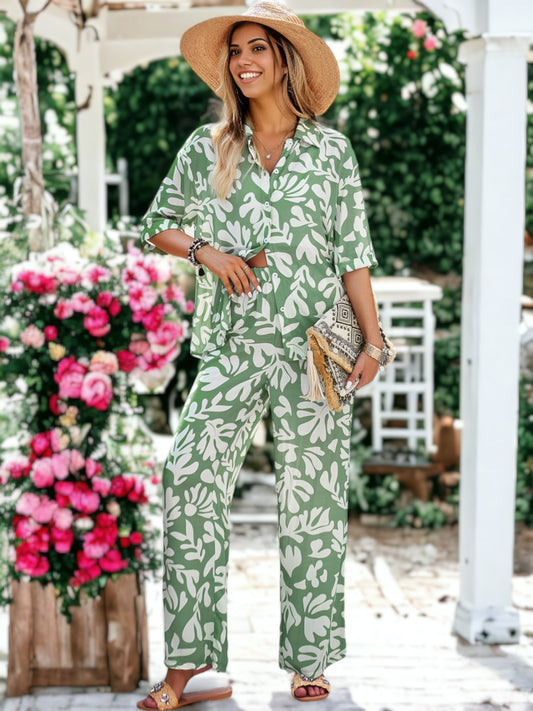 Conjunto informal de blusa con botones y pantalón de pierna recta con estampado