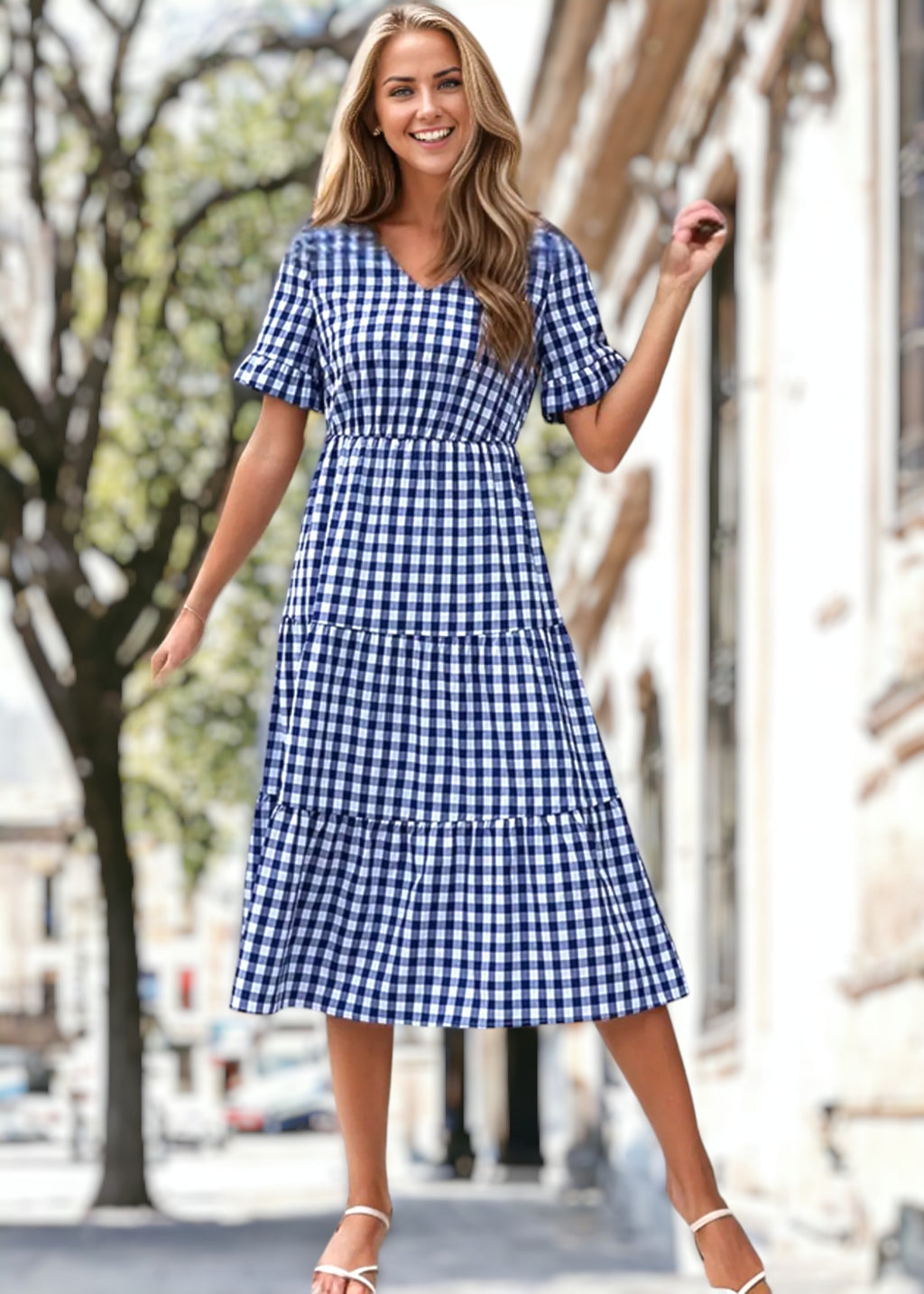 Vestido de cuadros vichy con escote en V y capas