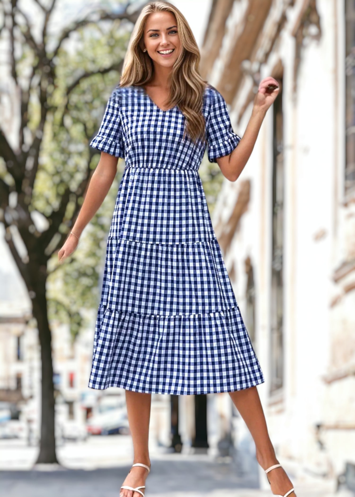 Vestido de cuadros vichy con escote en V y capas