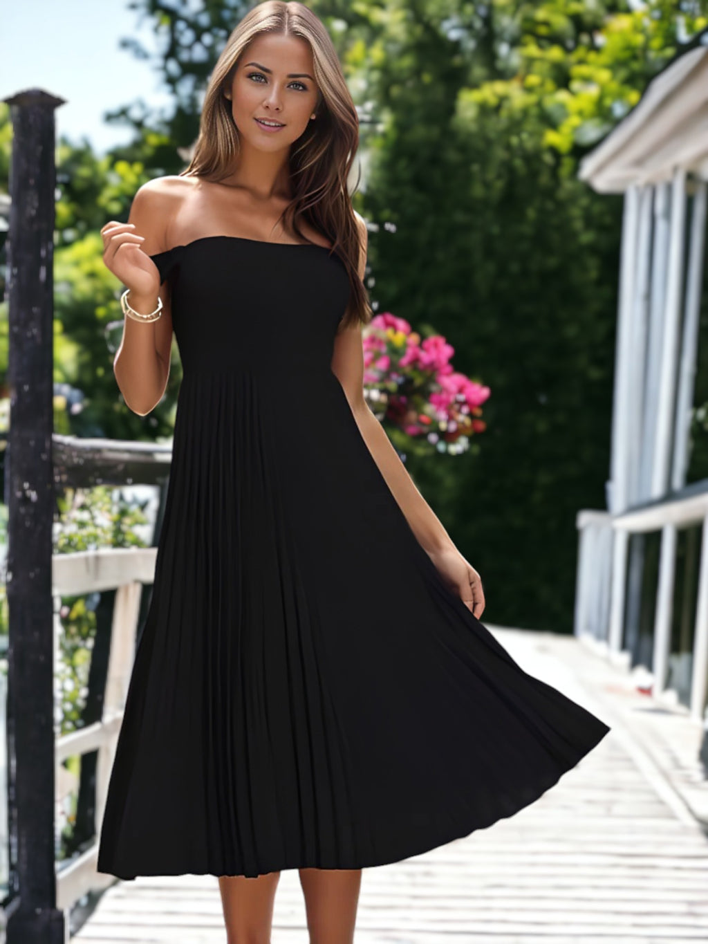 Vestido con dobladillo plisado y hombros descubiertos