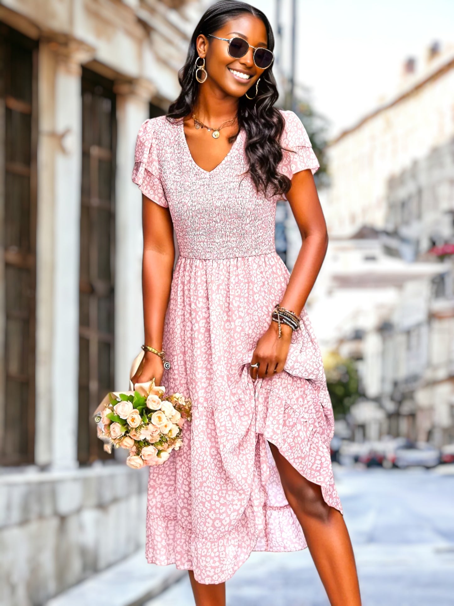 Vestido con escote en V y mangas escalonadas