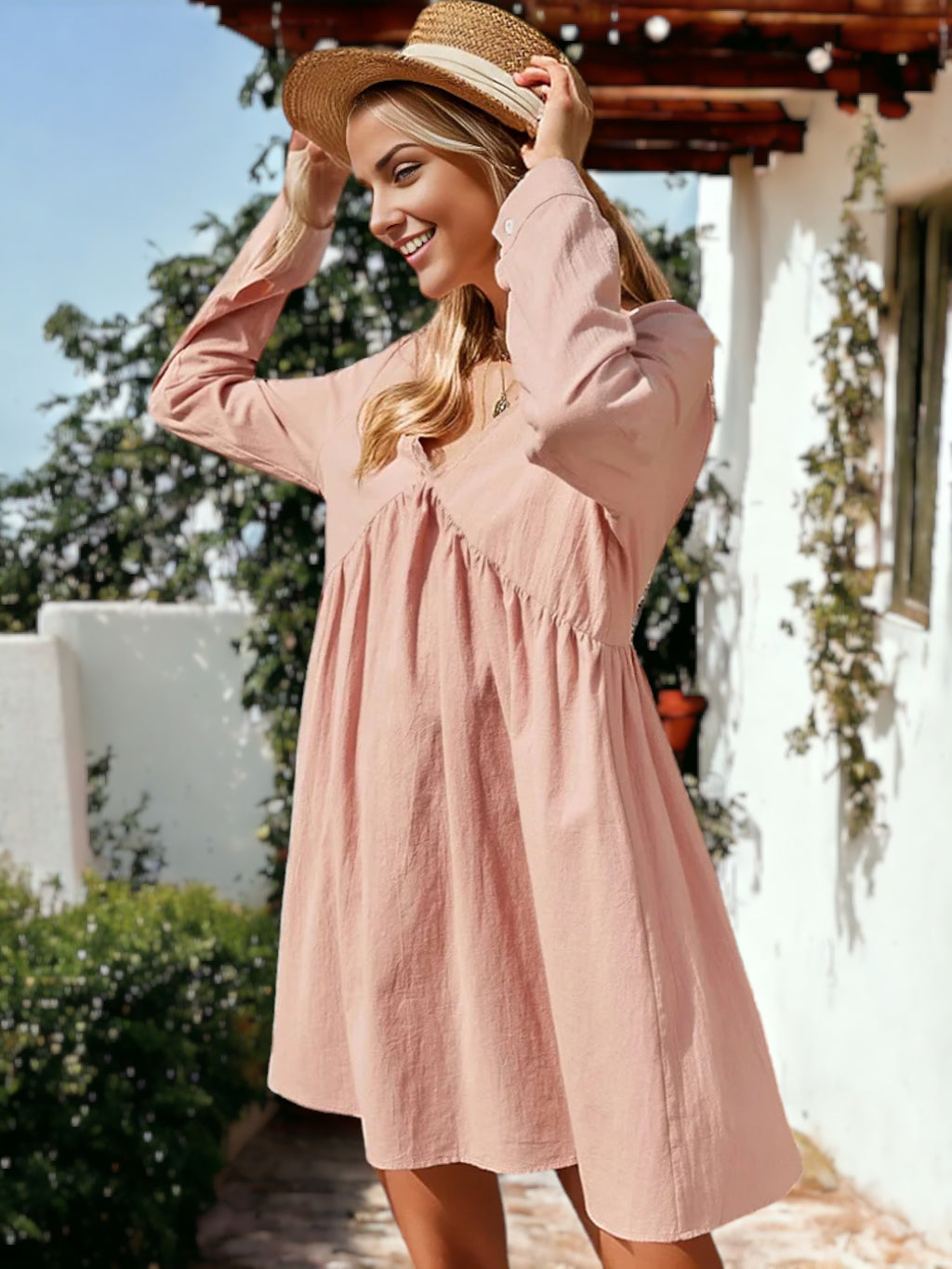 Vestido babydoll con escote en V y espalda anudada con ribete de encaje
