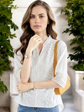Blusa con cuello en V y mangas 3/4 bordadas para mujer de Anna-Kaci
