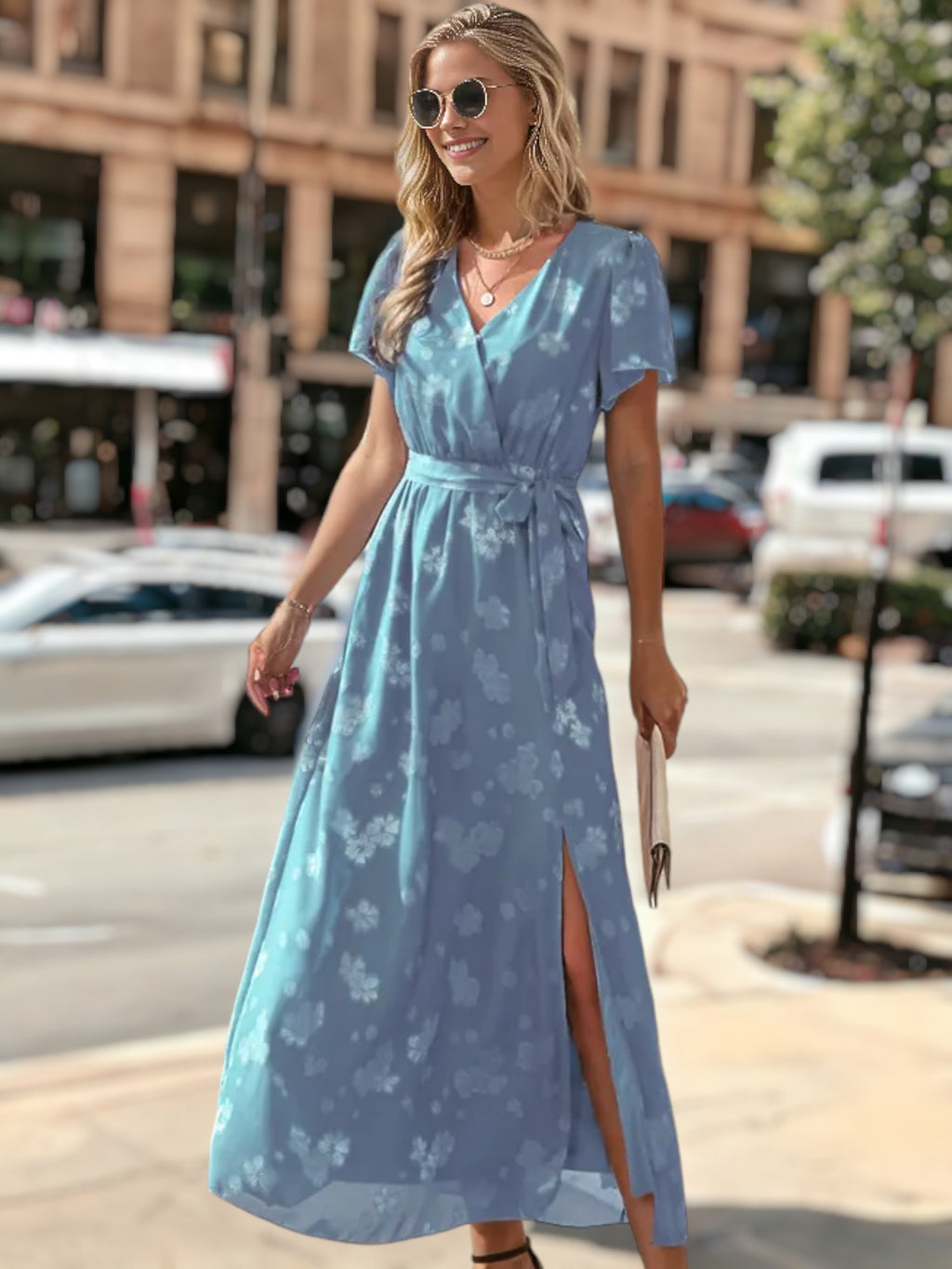 Vestido cruzado con detalle floral transparente