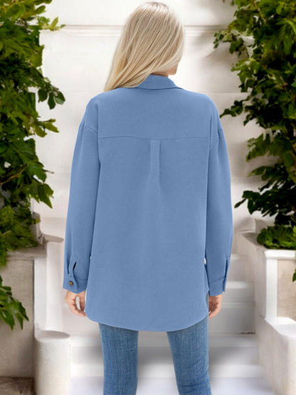 Camisa de mujer de gran tamaño con botones y detalle plisado