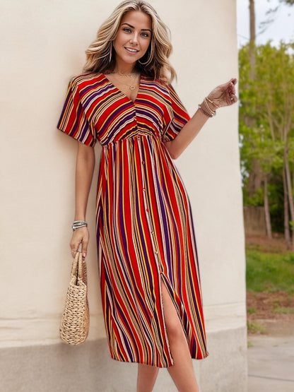 Vestido midi de manga corta con botones y rayas de colores