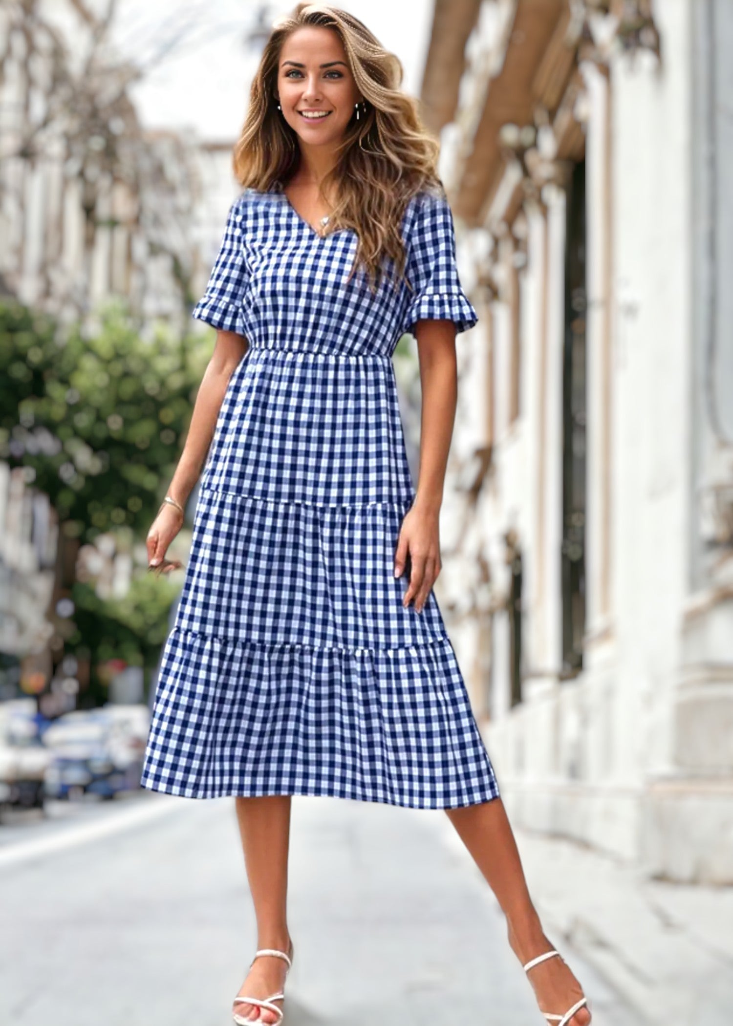 Vestido de cuadros vichy con escote en V y capas