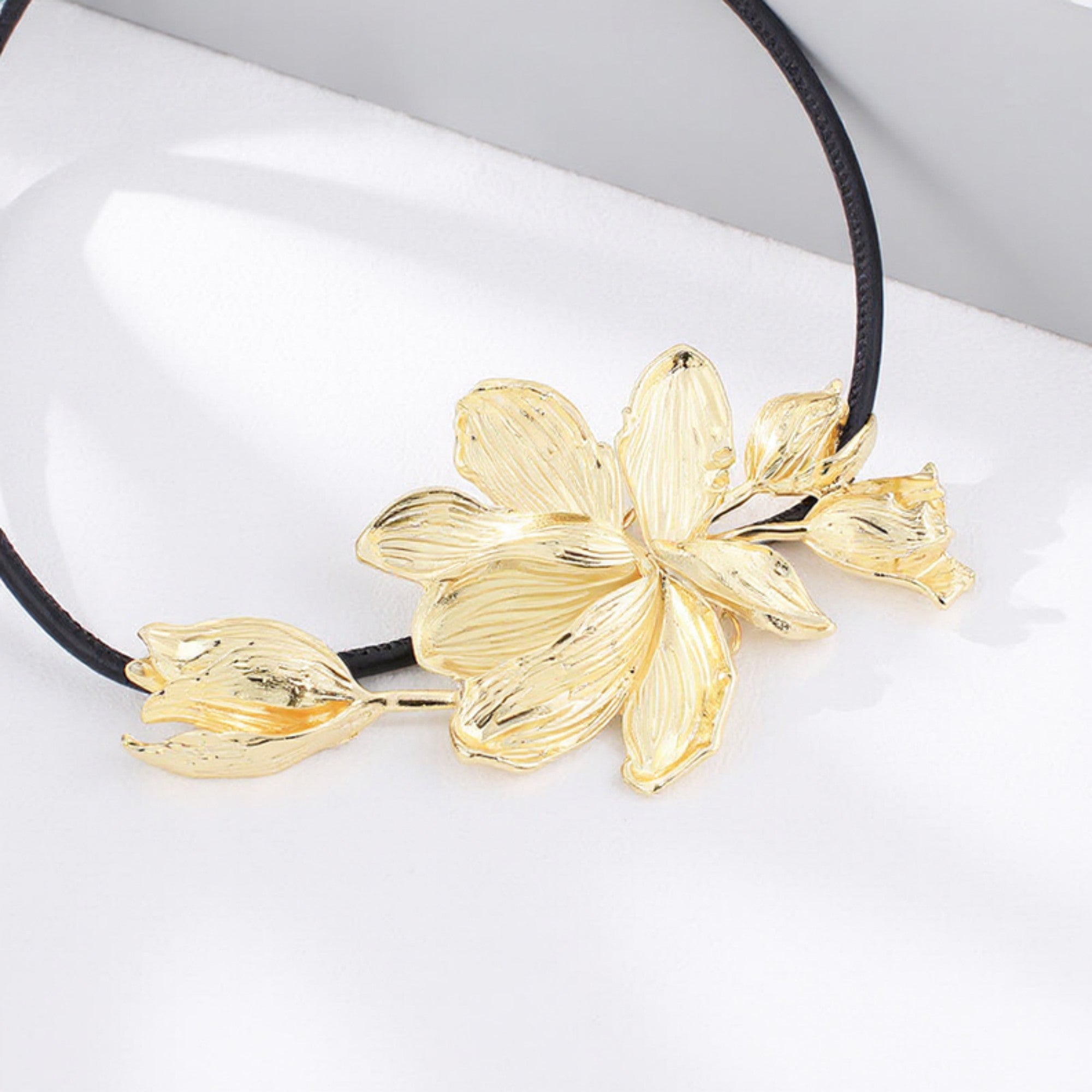 Anna-Kaci Women's Floral Waist Belt with Sculpted Petal Design and Adjustable Elastic Band 45.5x0.6 in