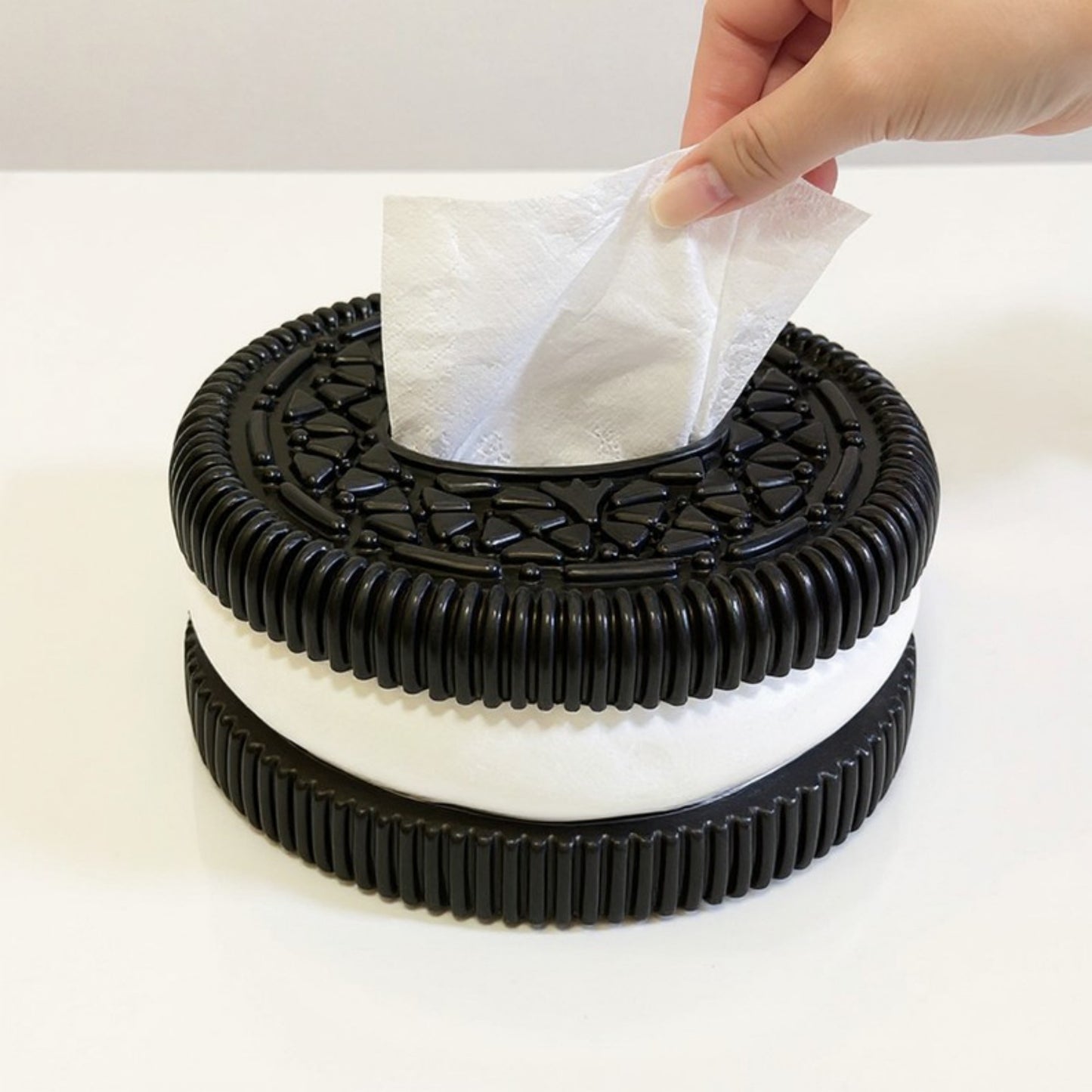 Anna-Kaci Cookie-Shaped Tissue Holder Dispenser with Creative Design