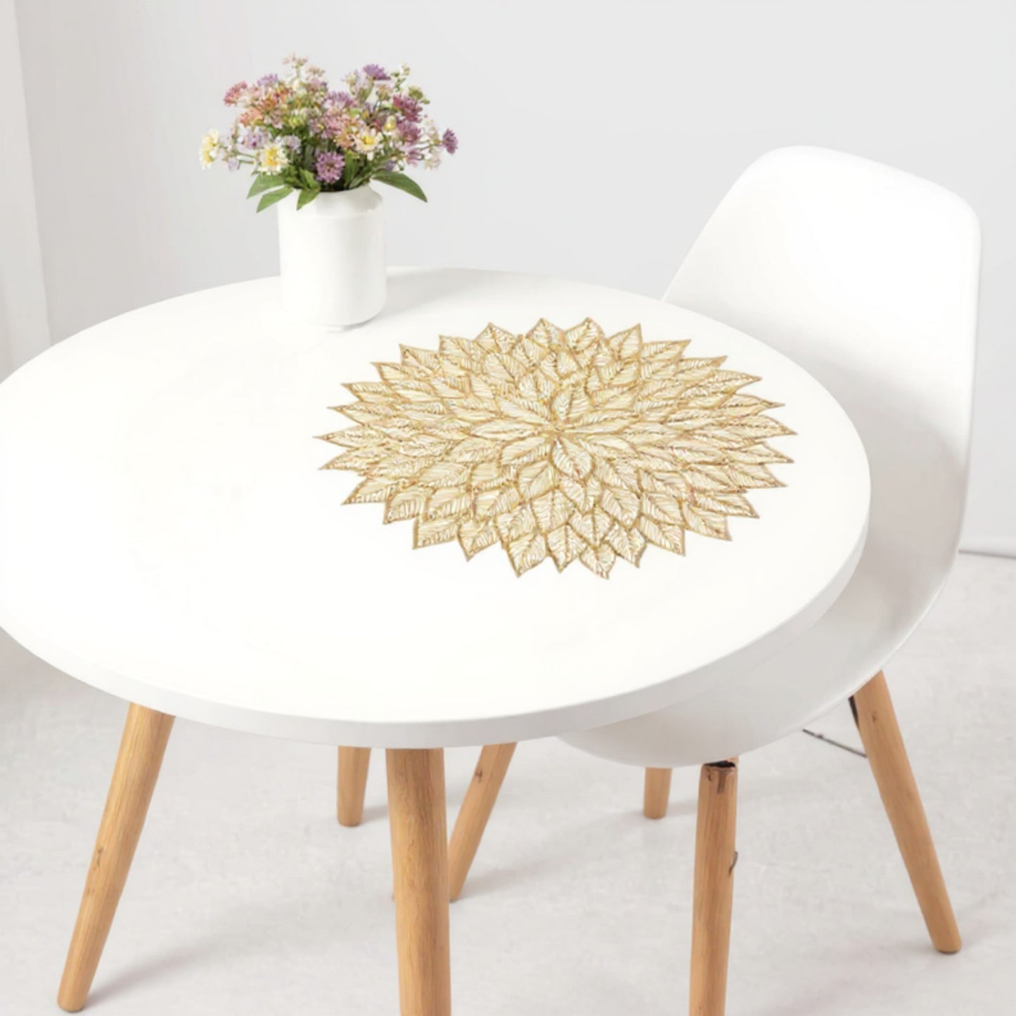 Anna-Kaci 4-Piece Round Leaf Pattern Placemat with Cutout Design
