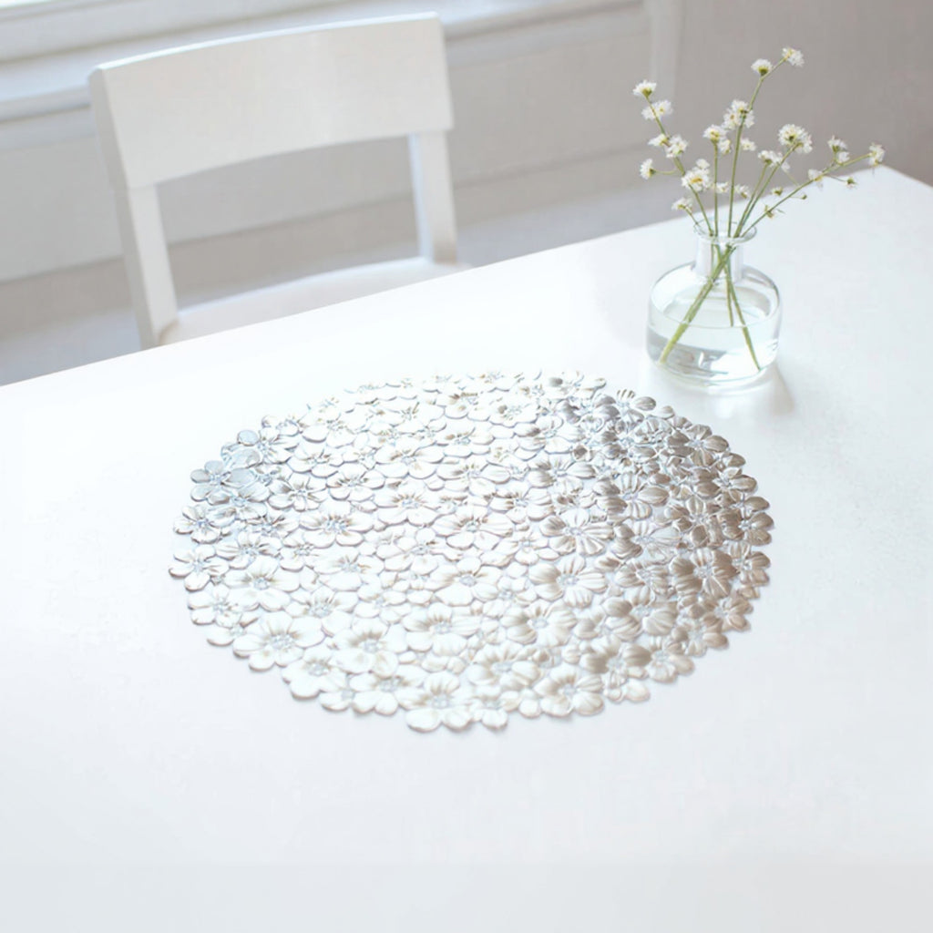 Anna-Kaci 4-Piece Round Floral Cutout Placemat with Embroidered Petal Details