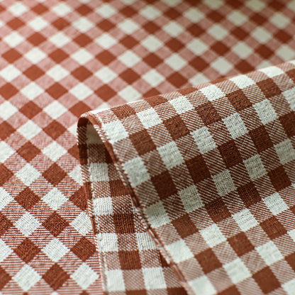 Anna-Kaci Dainty Daisy Print Tablecloth with Soft Neutral Background