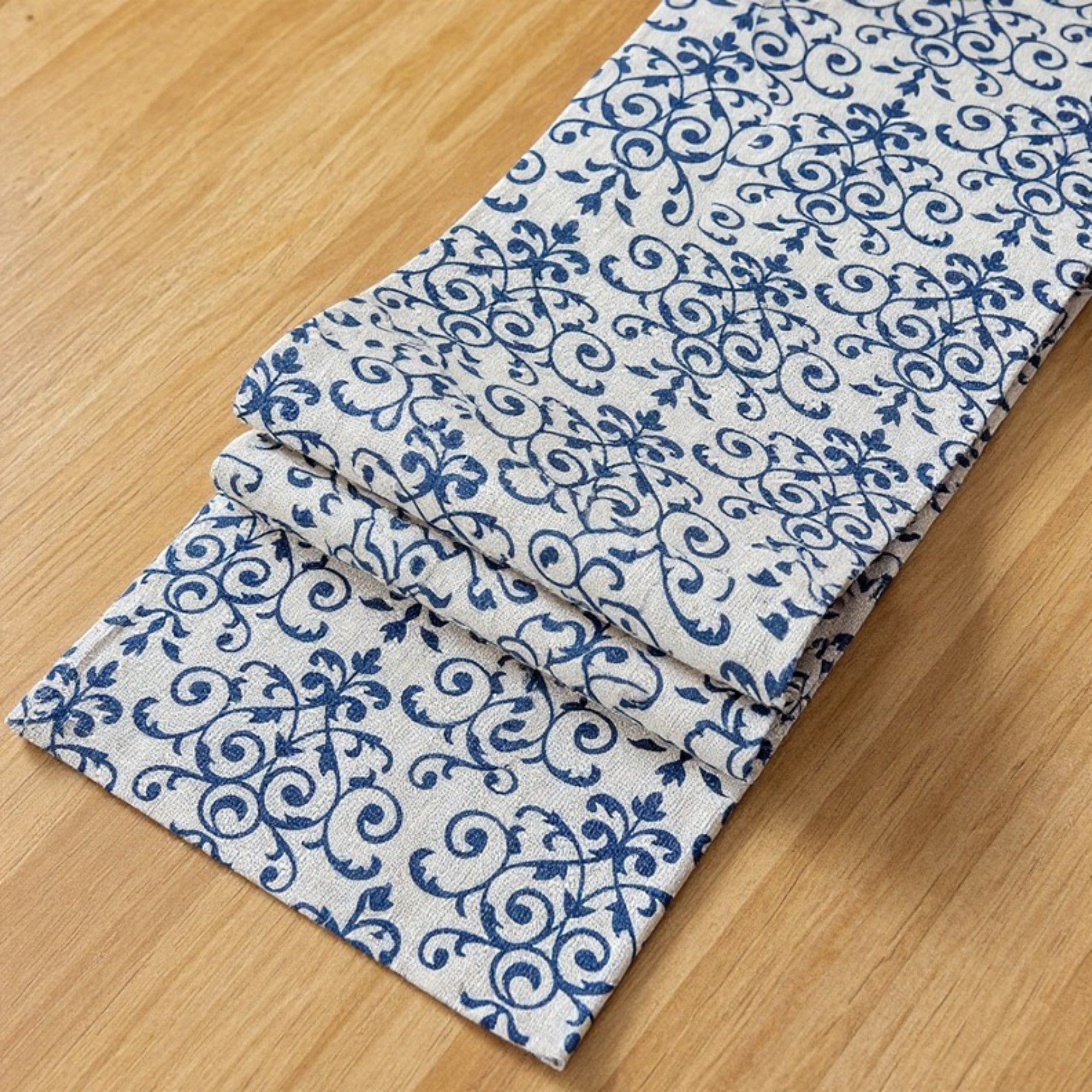 Anna-Kaci Ornate Damask Table Runner with Intricate Scroll Pattern 12x55in