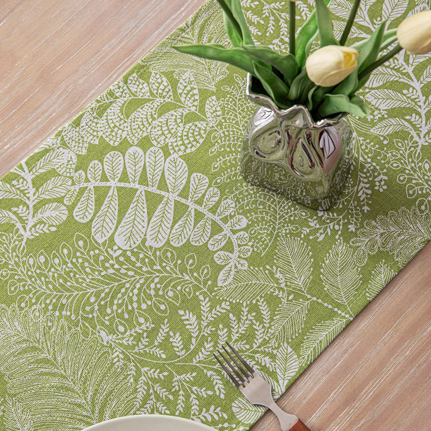 Anna-Kaci Botanical Leaf Pattern Table Runner with Textured Woven Design