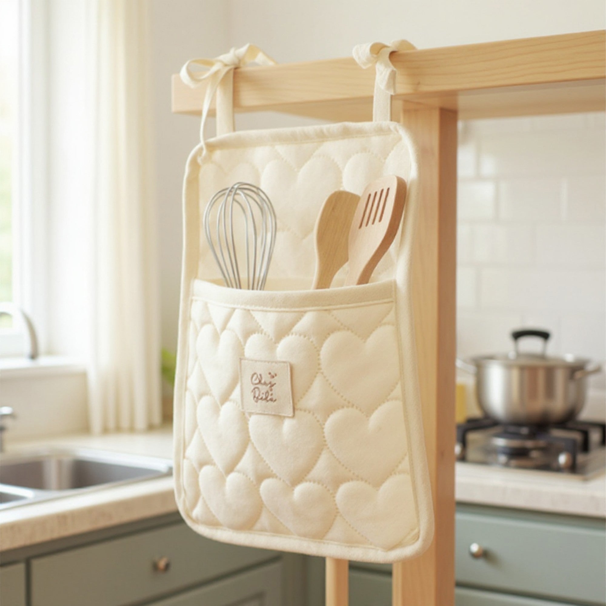 Anna-Kaci Quilted Heart Pattern Hanging Storage Pouch with Bow Tie Straps