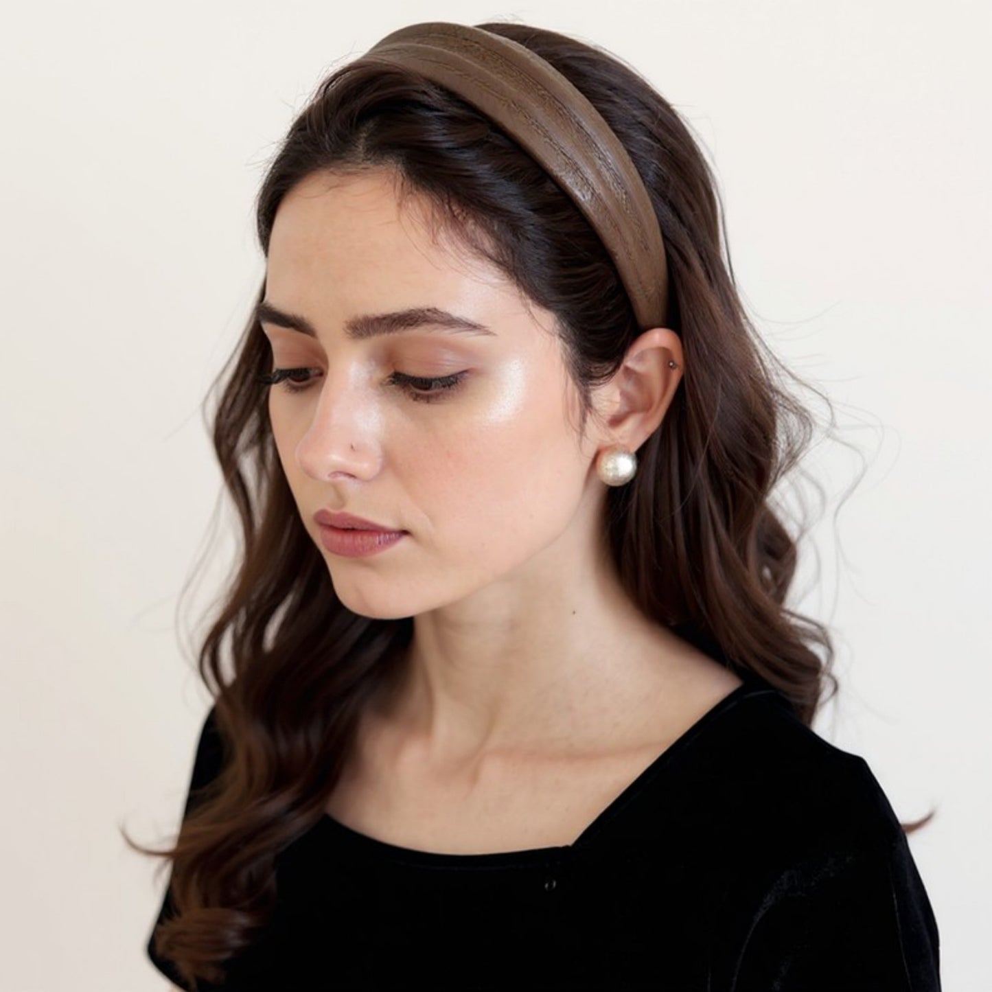 Anna-Kaci Textured Fabric Headband with Oversized Acrylic Ring Accent 6.3x4.7x1.2in