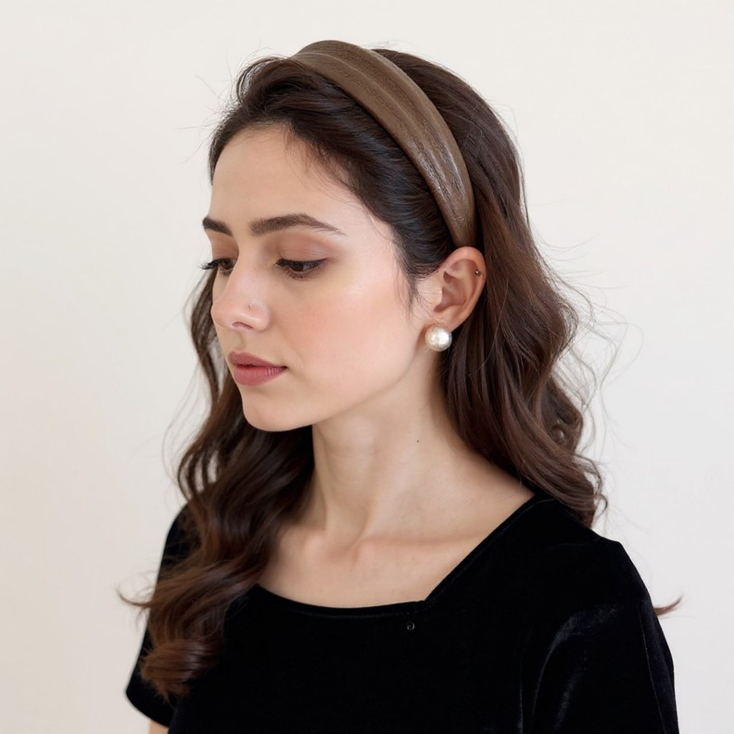 Anna-Kaci Textured Fabric Headband with Oversized Acrylic Ring Accent 6.3x4.7x1.2in