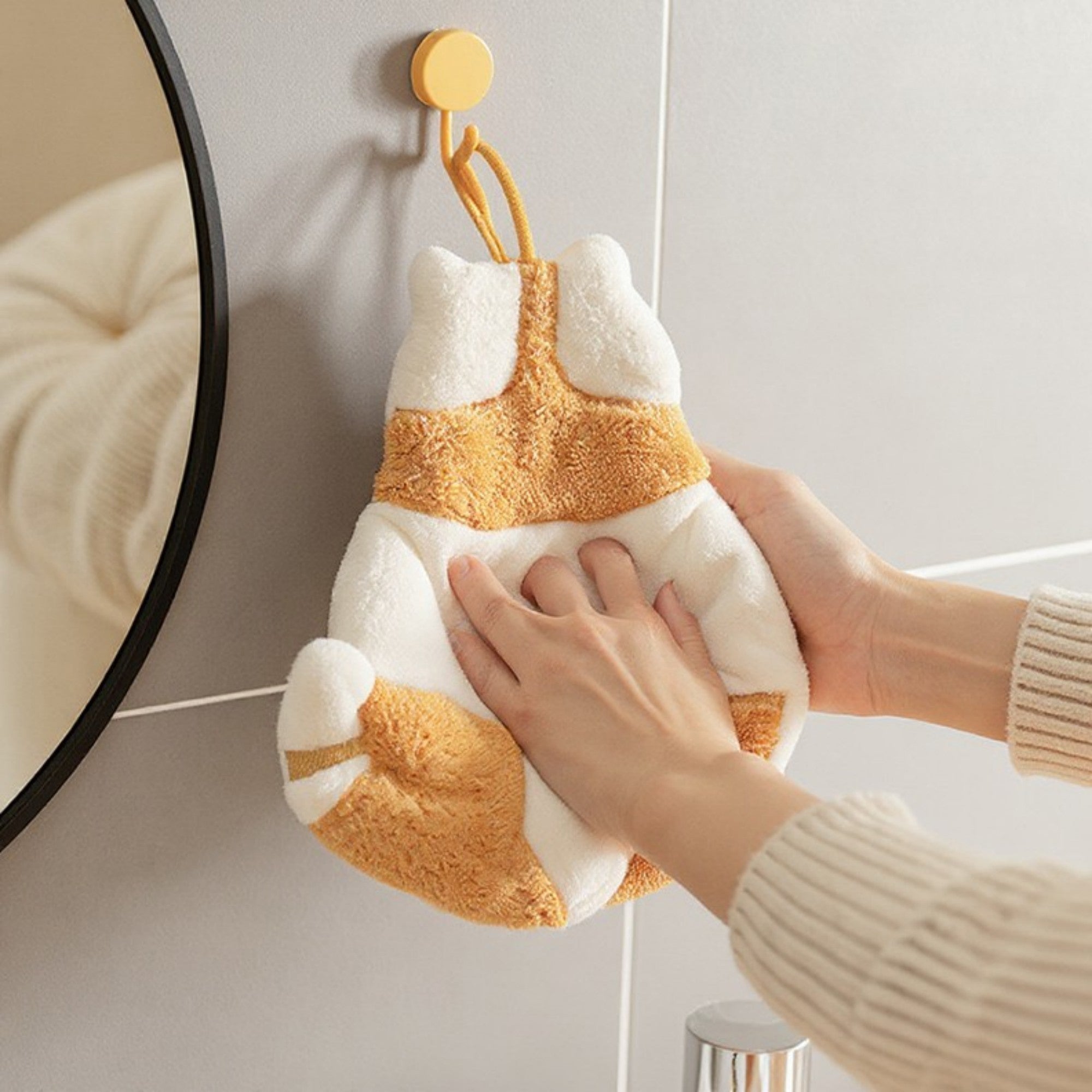 Anna-Kaci Soft Absorbent Hanging Hand Towel with Cat Shape Reusable Cleaning Cloth