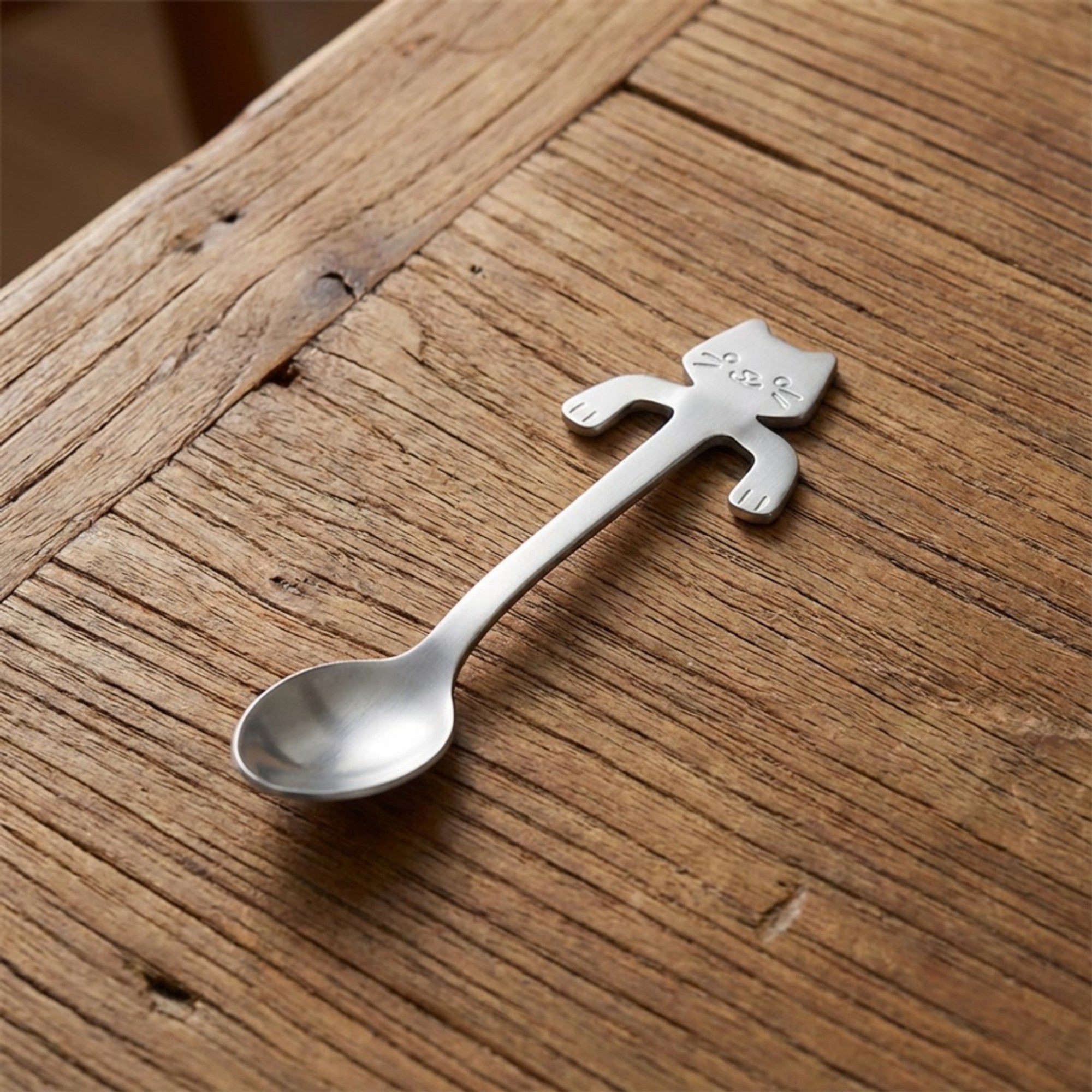 Anna-Kaci Cat Shaped Spoon Set Polished Metal Decorative Handle Cute Table Spoon 6 Piece Set