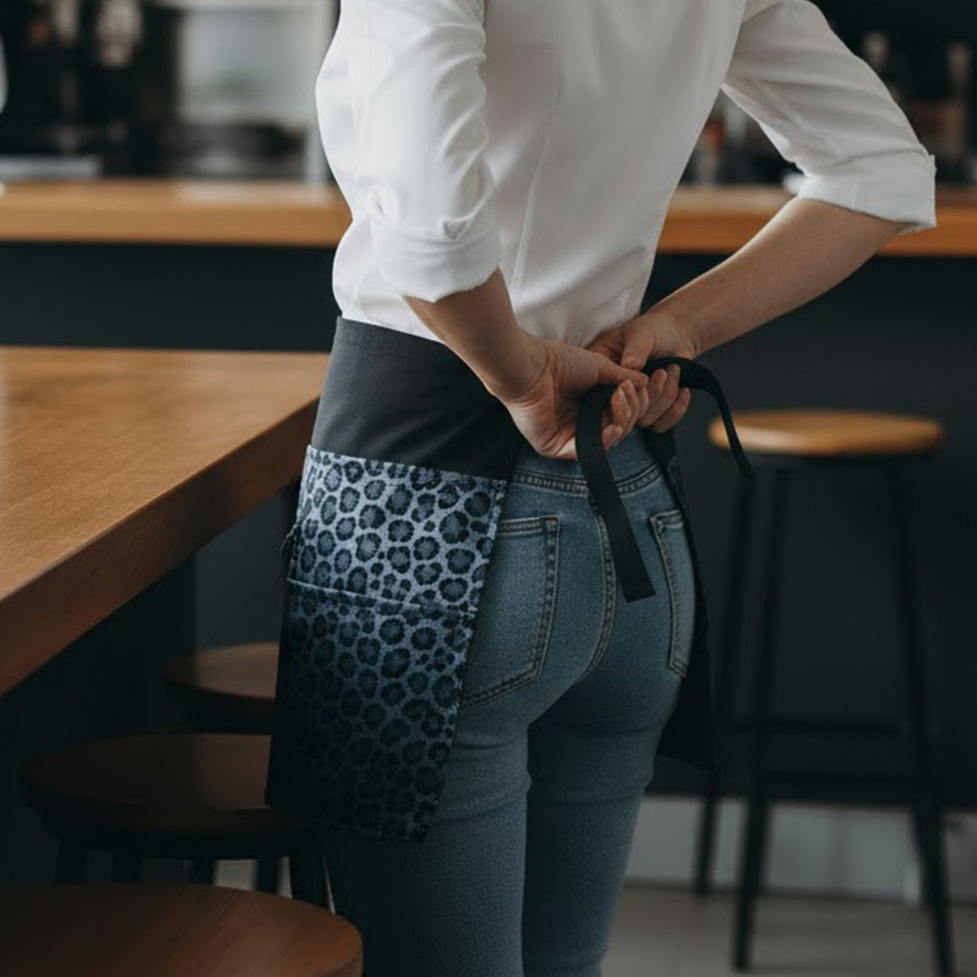 Anna-Kaci Leopard Print Utility Waist Apron with Adjustable Ties Zipper Pocket and Multiple Front Storage Pockets