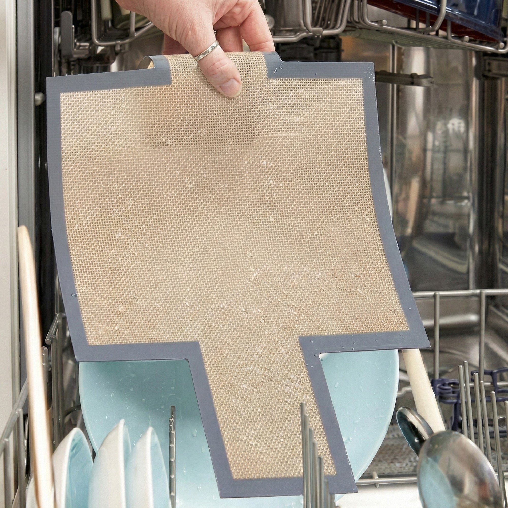 Anna-Kaci 3-Piece Reusable Loaf Pan Liner with Nonstick Mesh and Easy Lift Design