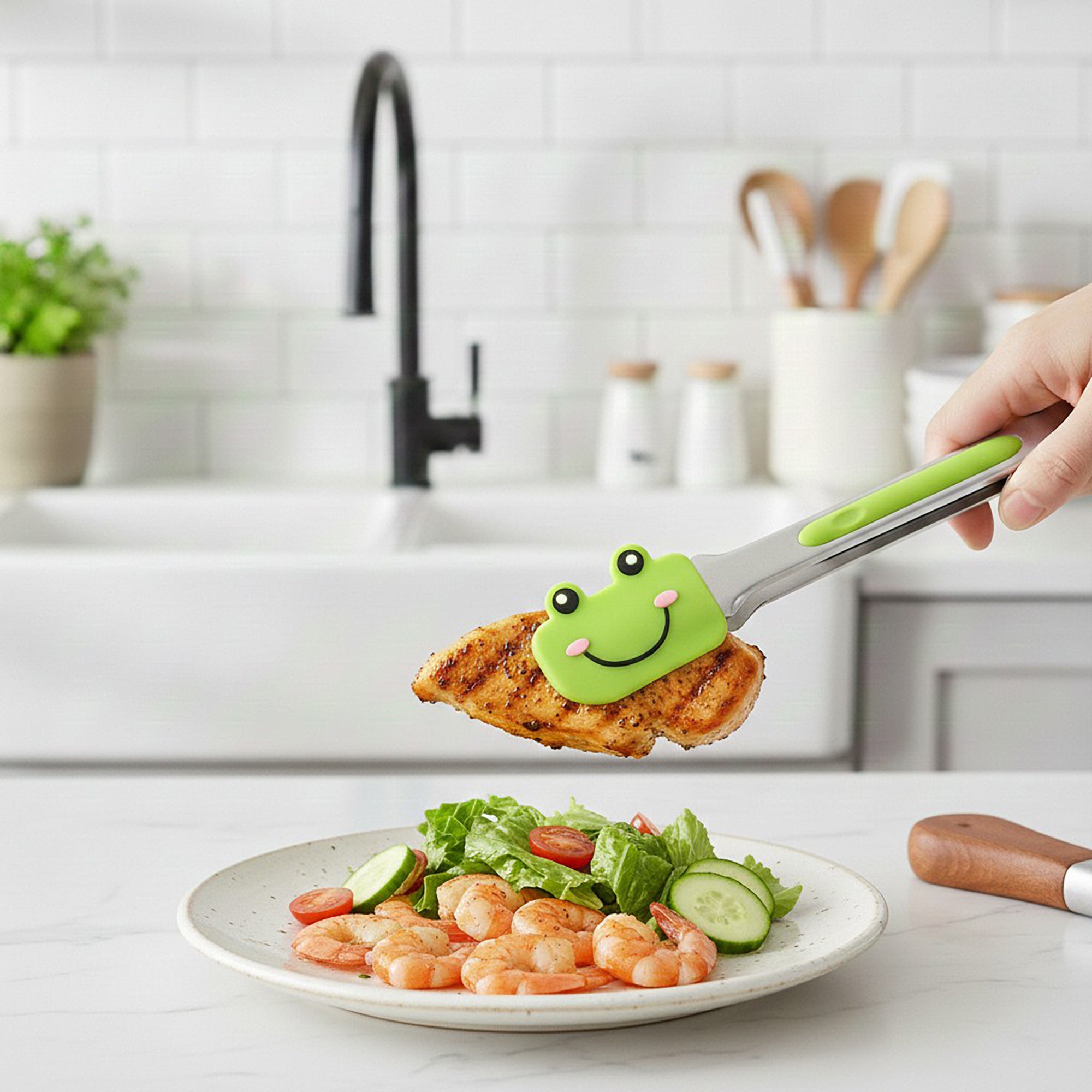 Anna-Kaci Bear Shaped Kitchen Tongs with Non-Slip Grip and Locking Ring
