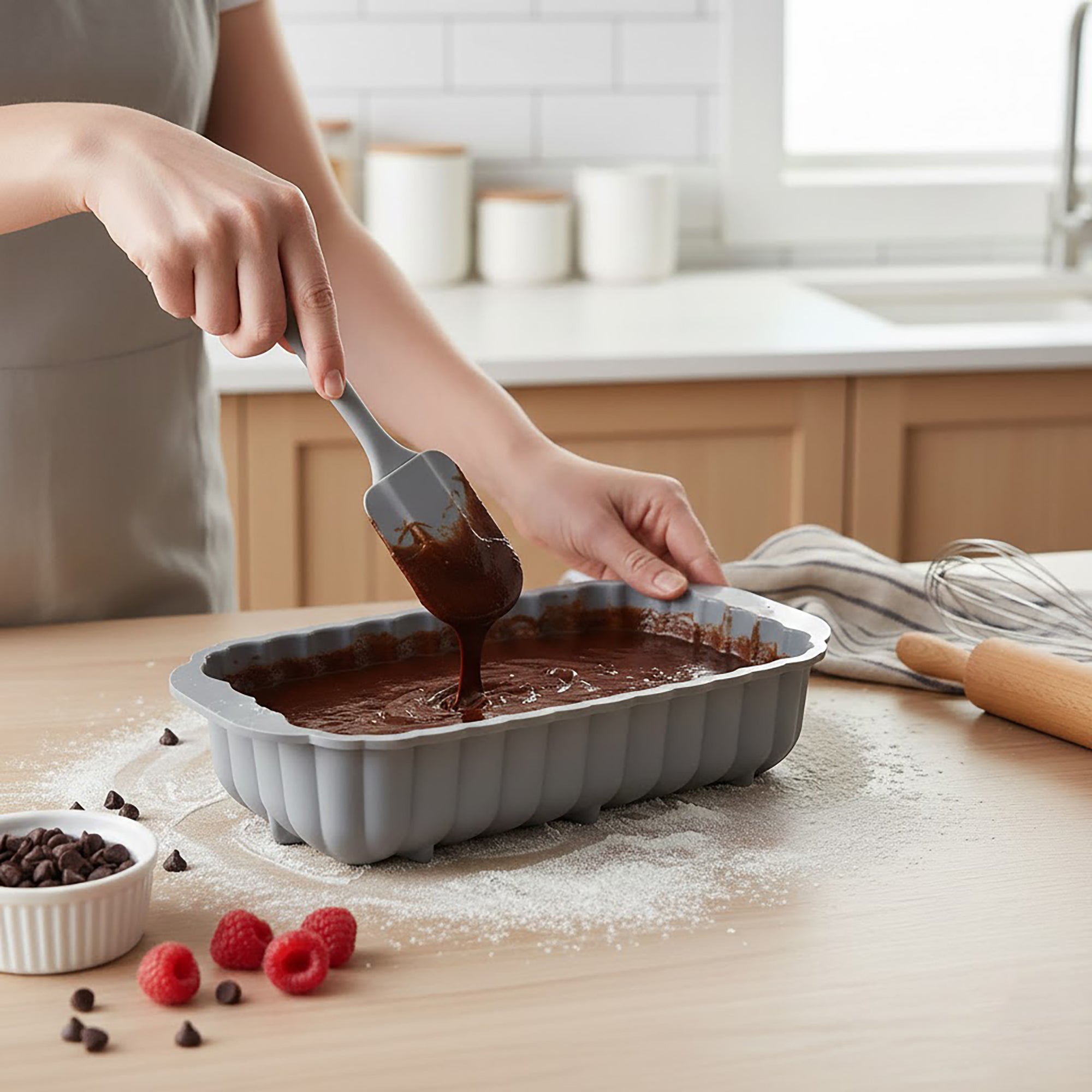 Anna-Kaci 2-Piece Pumpkin and Leaf Silicone Loaf Cake Mold Set Nonstick Fall Baking Pan