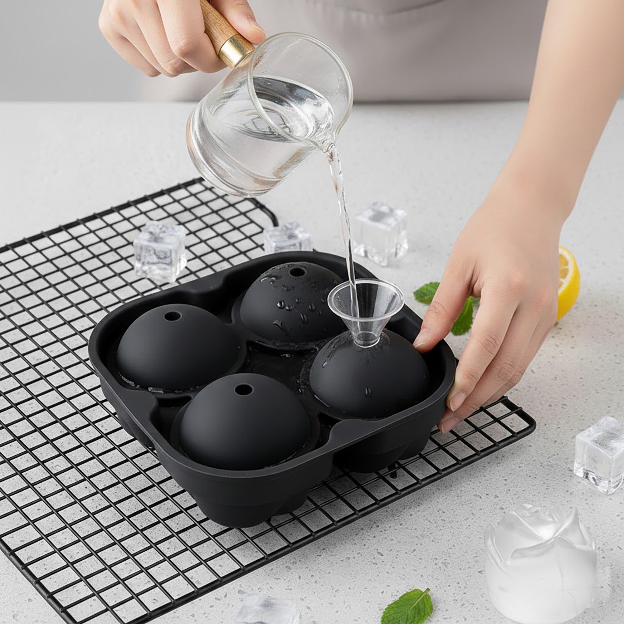Anna-Kaci 2-Pack Rose Silicone Ice Mold 4-Cavity Large Flower Ice Cube Tray with Lid
