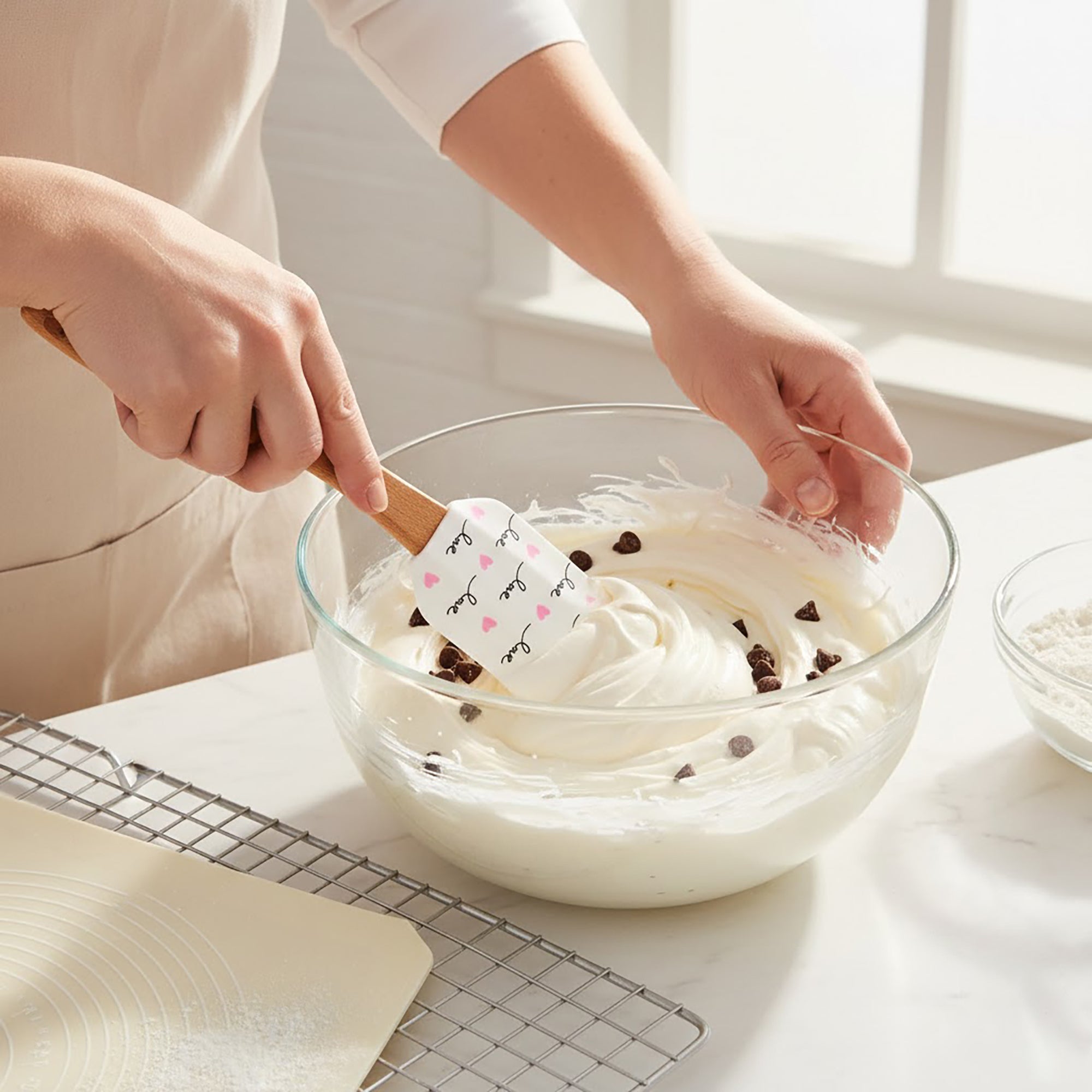 Anna-Kaci Silicone Spatula Set XO Heart Print Wooden Handle Heat Resistant Baking Mixing Kitchen Tools 3 Piece