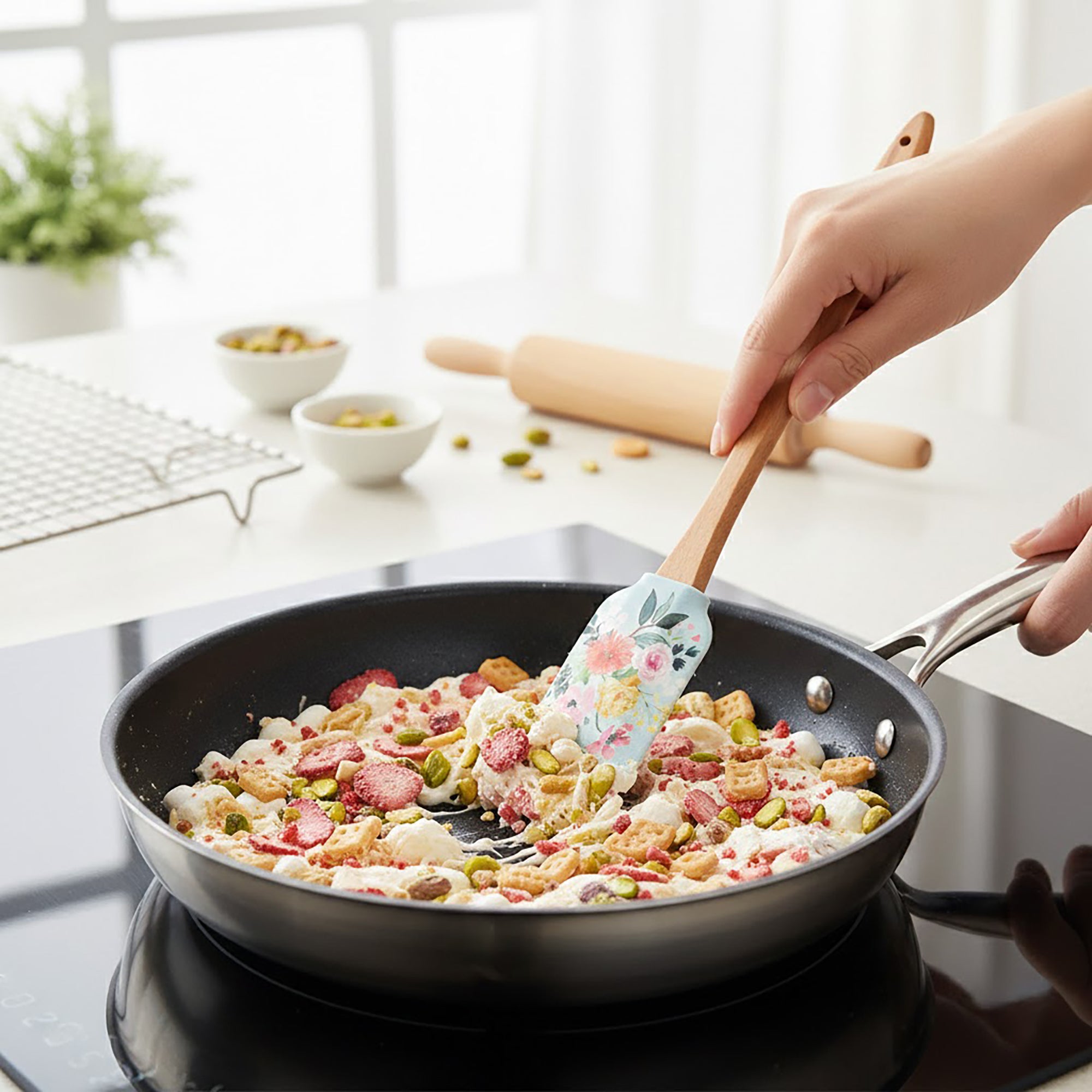 Anna-Kaci Silicone Spatula Set Butterfly Floral Print Wooden Handle Heat Resistant Baking Mixing Tools 2 Piece