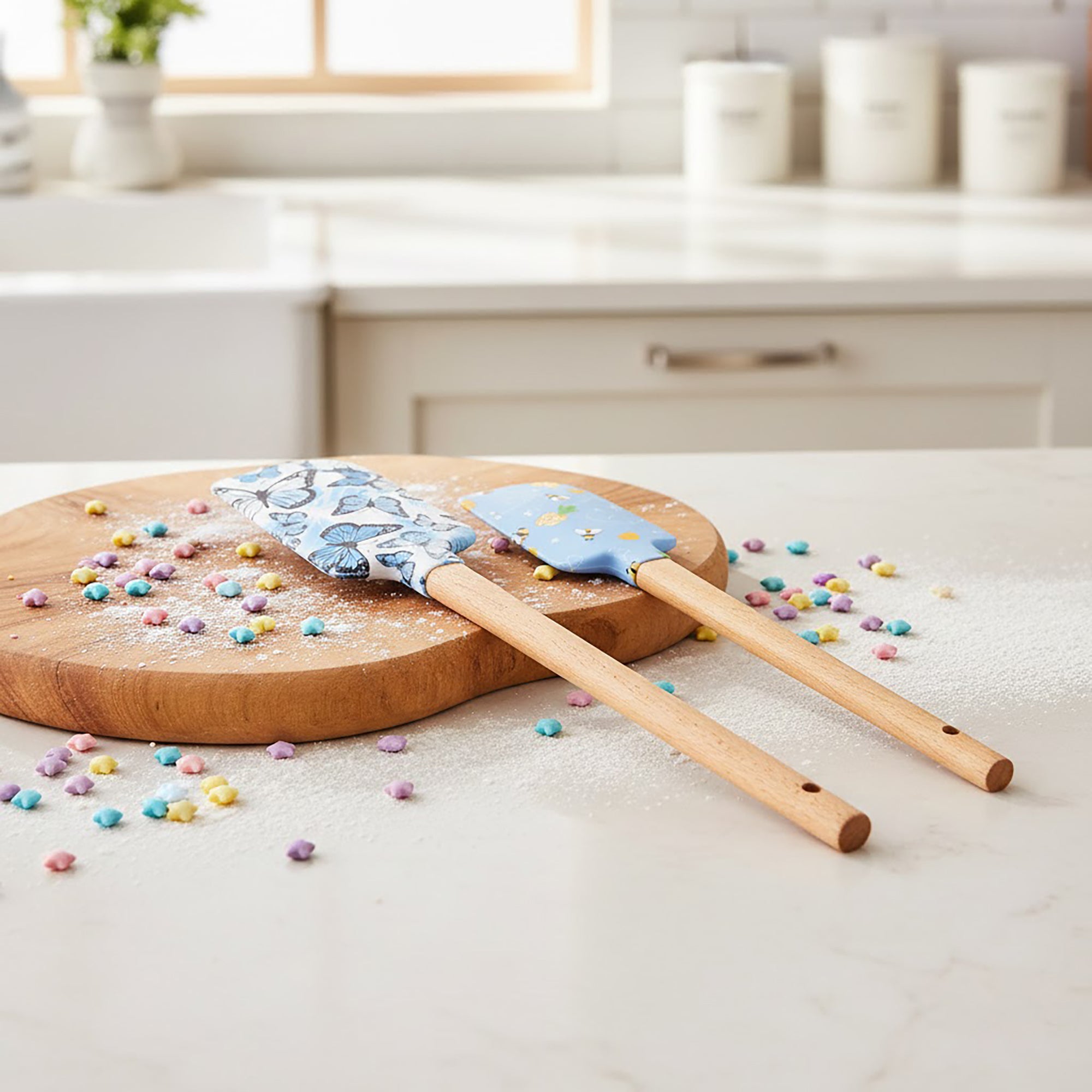 Anna-Kaci Silicone Spatula Set with Wooden Handles Bee Print Heat Resistant Kitchen Baking Tools 2 Piece