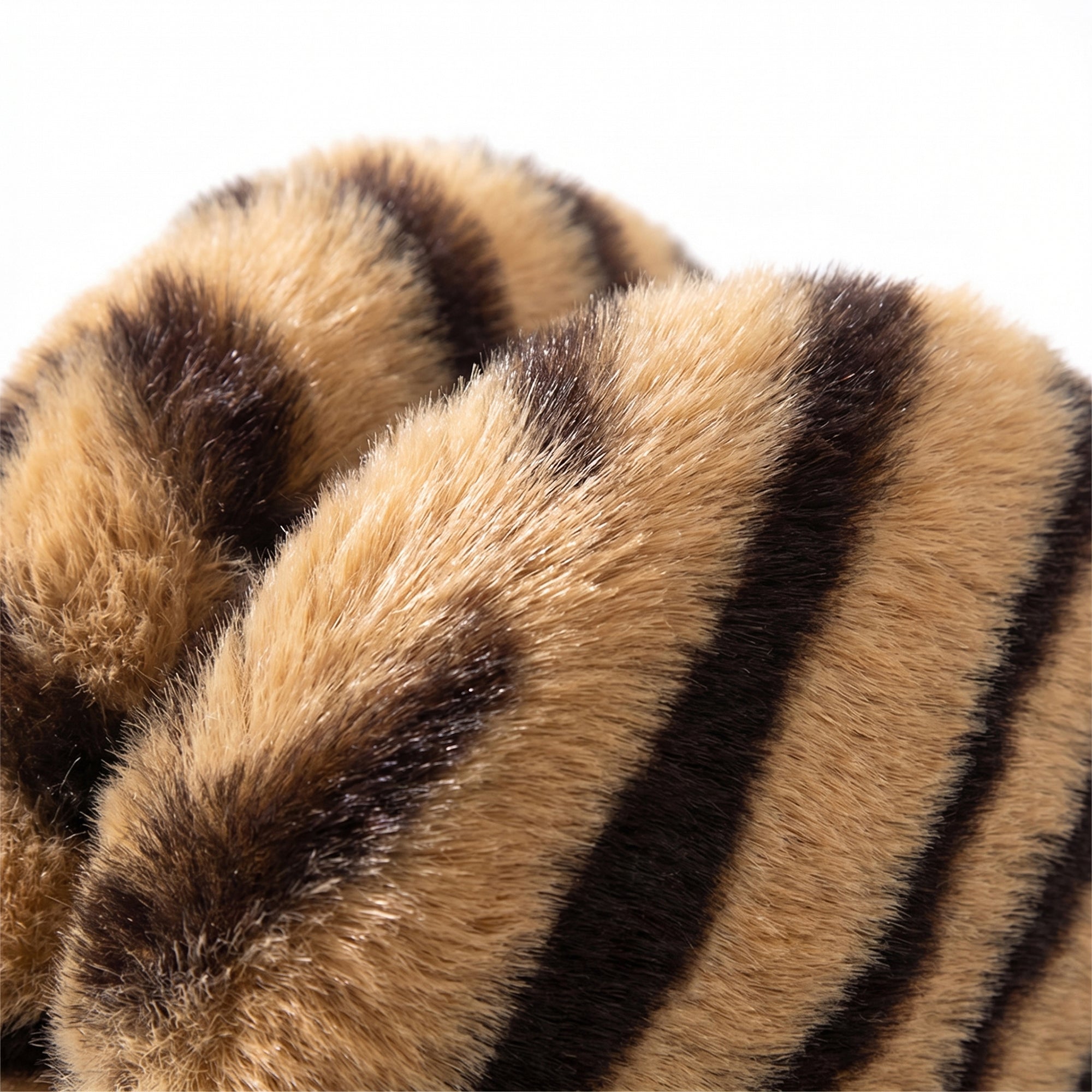 Anna-Kaci Tiger Print Plush Headphone Case for AirPods Max, Cute Furry Protective Cover with Soft Lining