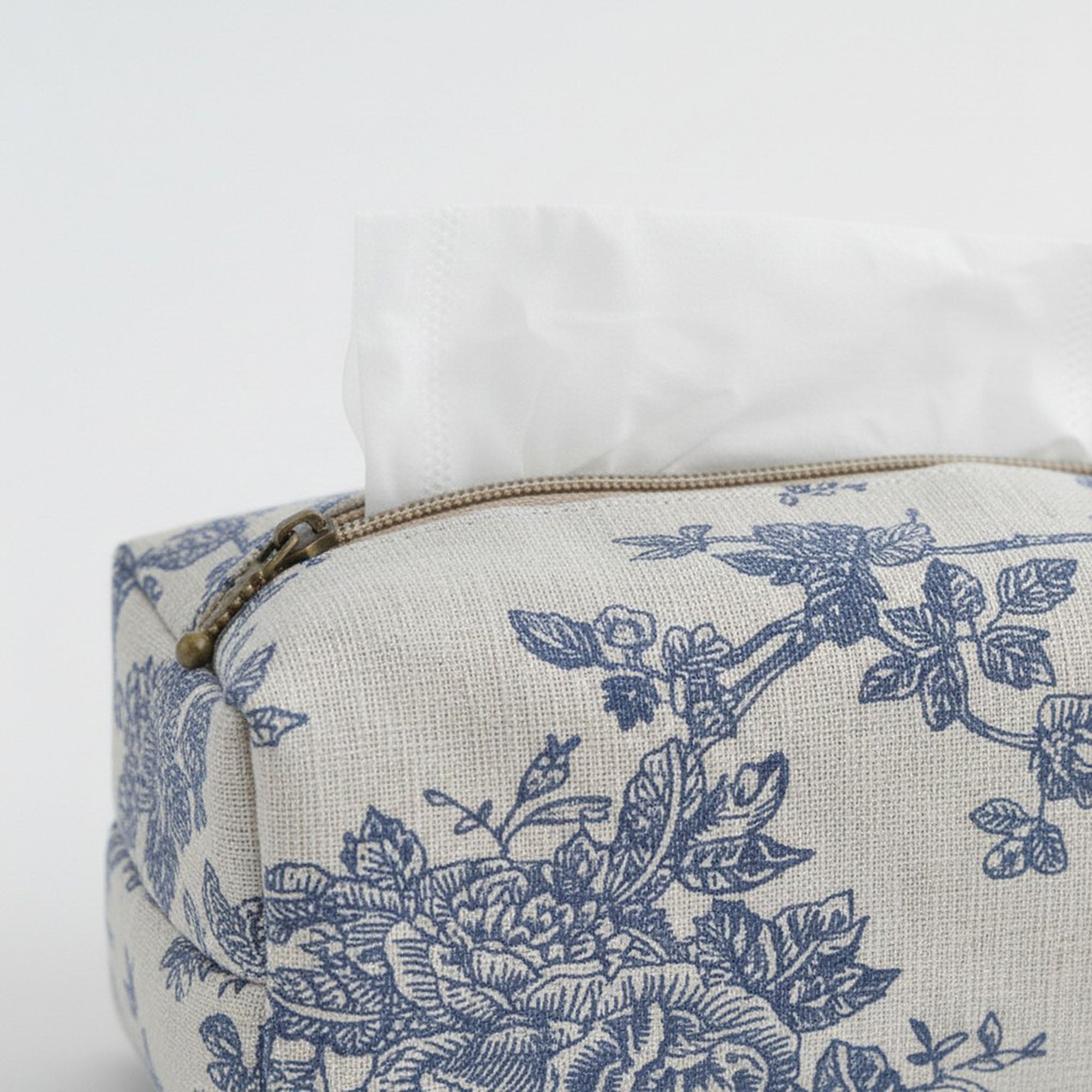 Anna-Kaci Floral Fabric Tissue Holder with Zippered Soft Cover