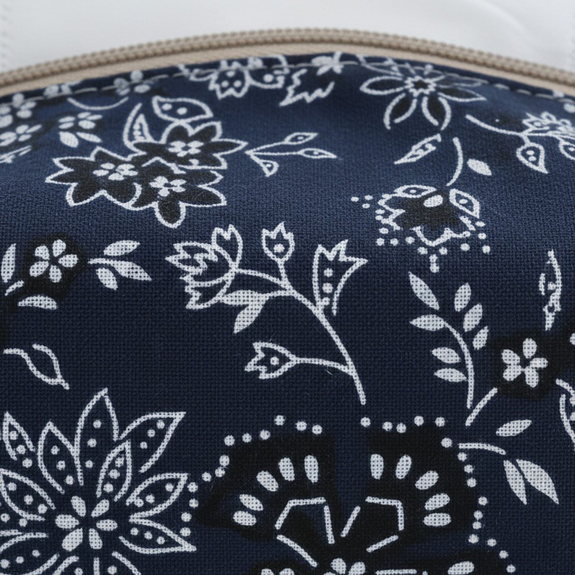 Anna-Kaci Floral Fabric Tissue Holder with Zippered Soft Cover