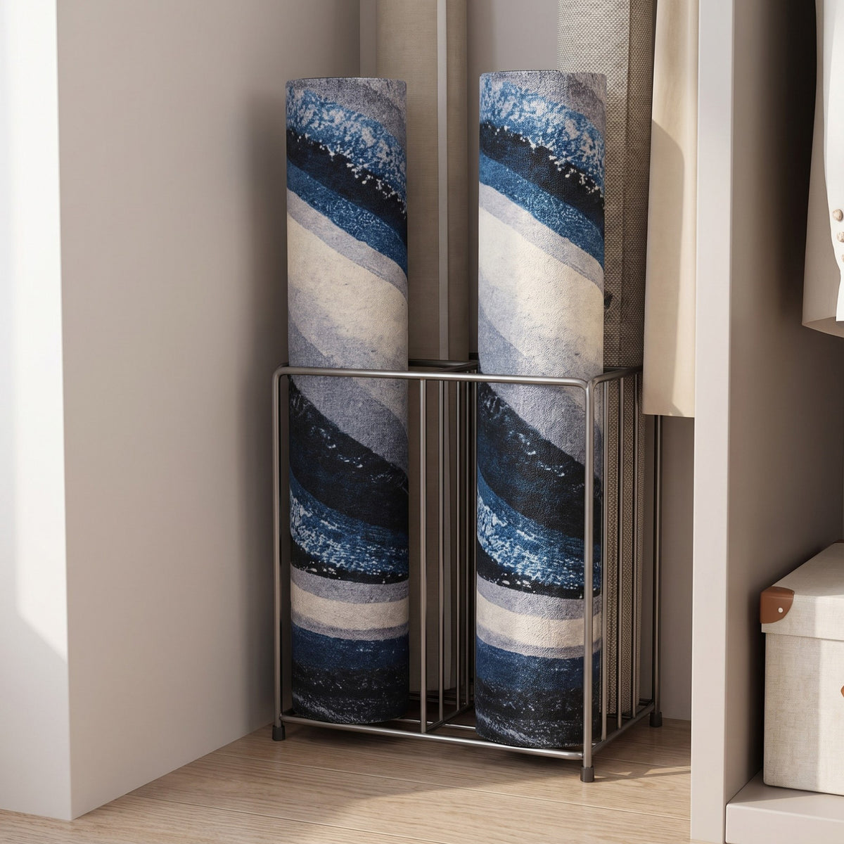 Alfombra de baño de felpa con diseño de ondas en azul marino abstracto y líneas arremolinadas