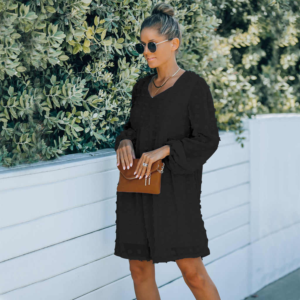 Vestido recto ligero con lunares y clip