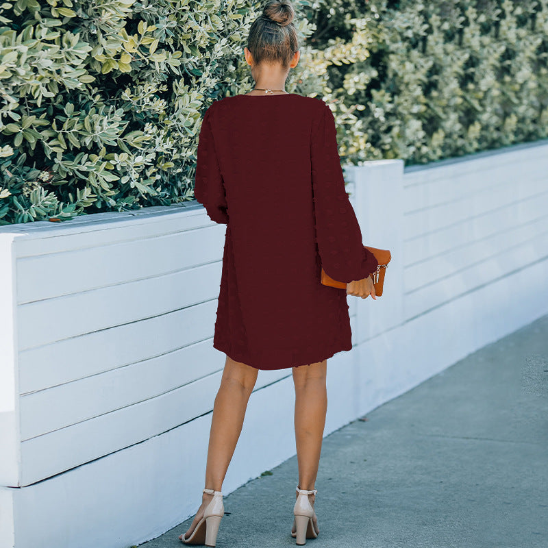 Vestido recto ligero con lunares y clip