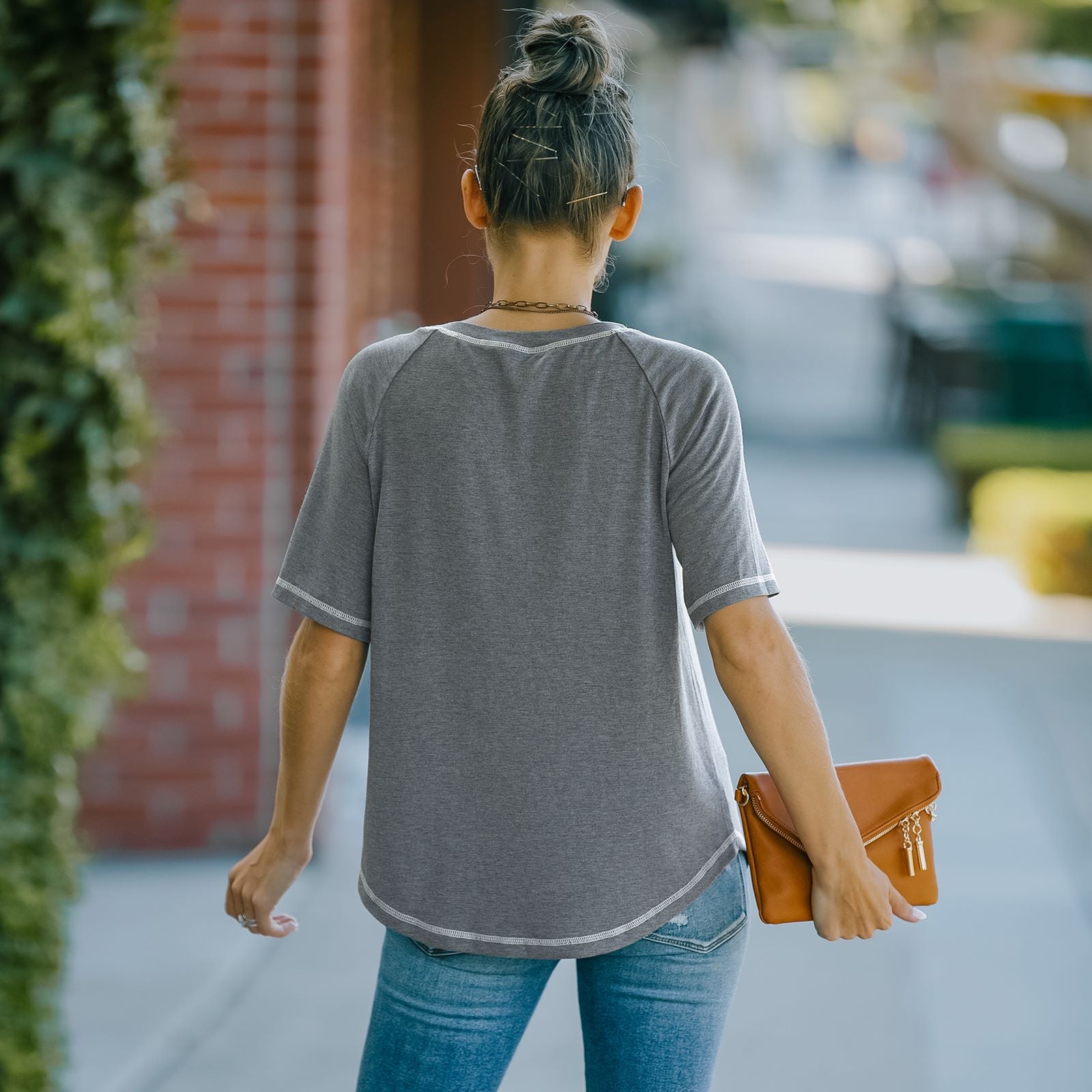 Camiseta básica de verano con cuello redondo, manga corta y bolsillo en el pecho